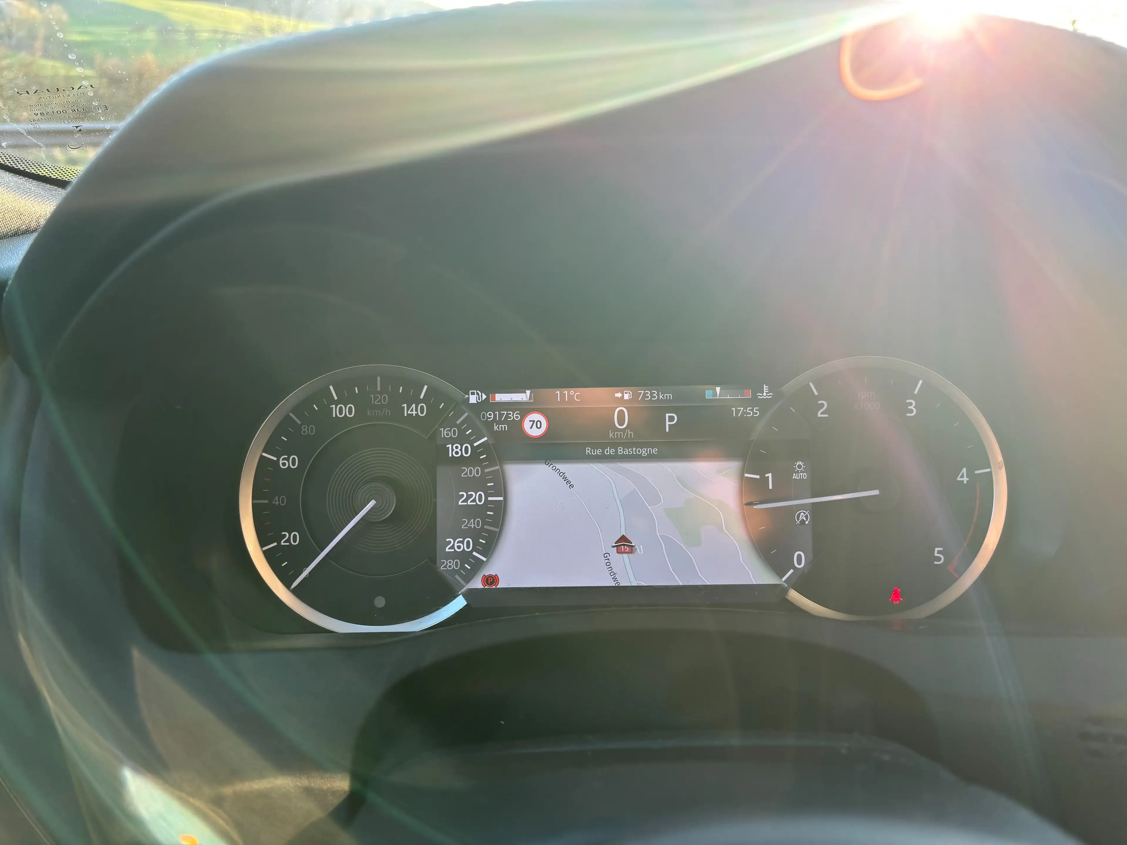 Jaguar XE D200 AWD Aut R-Dynamic SE-JUSQU'A 48 MOIS GARANTIE — photo 11