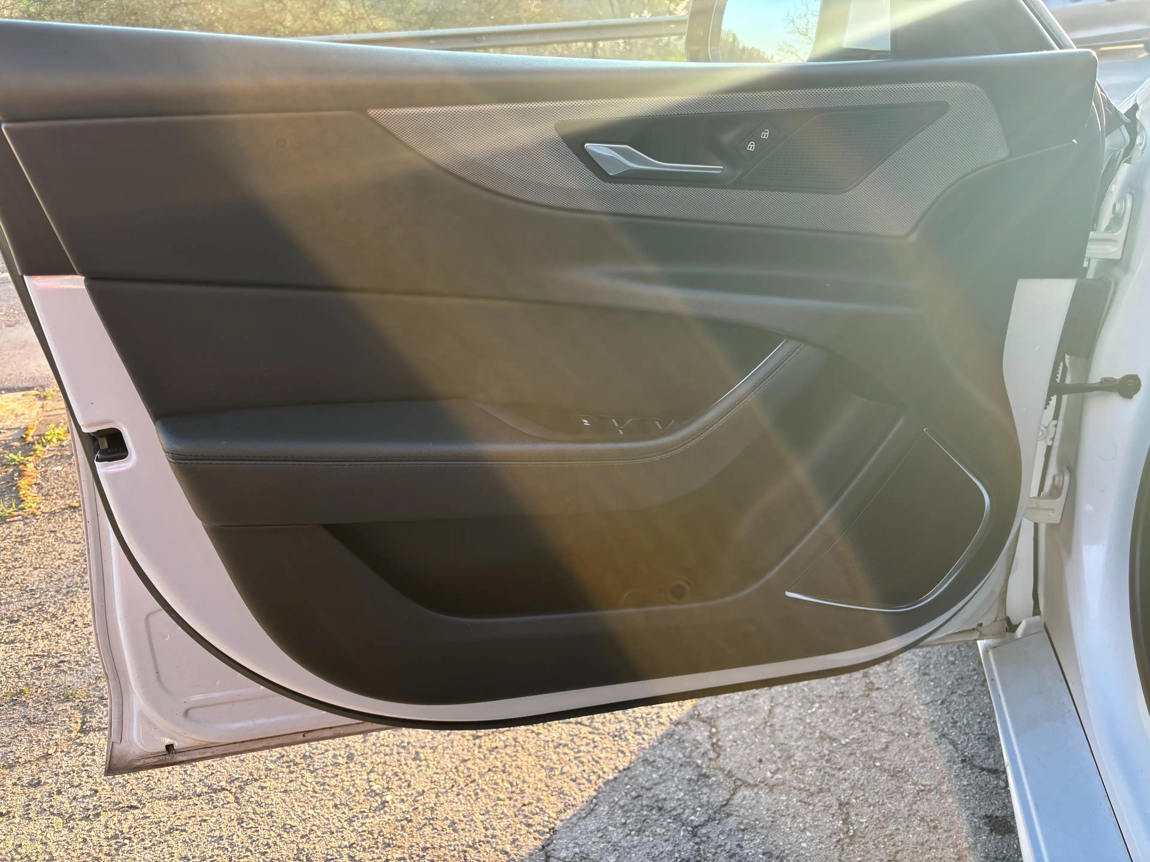 Jaguar XE D200 AWD Aut R-Dynamic SE-JUSQU'A 48 MOIS GARANTIE — photo 8