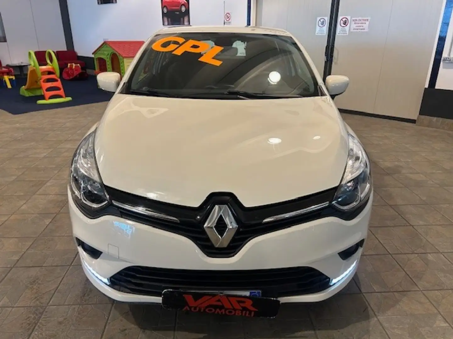 Renault Clio 90 CV GPL 5 porte "NEOPATENTATI" Beige - 2
