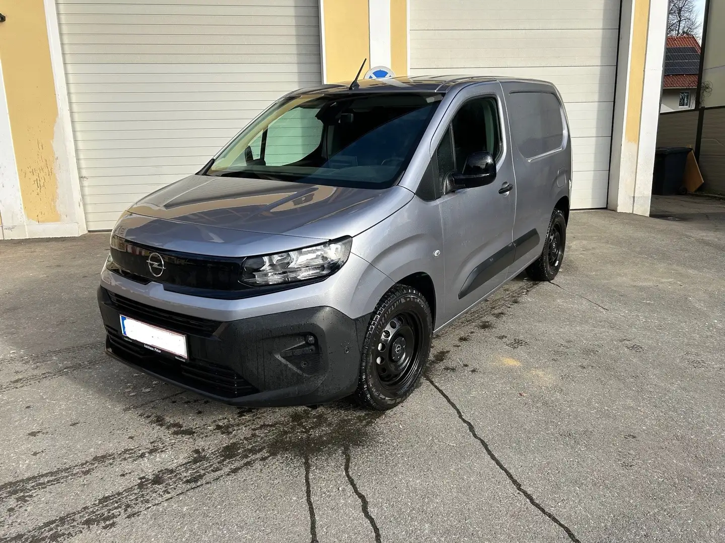 Opel Combo Cargo 1.5 Diesel L Grau - 1
