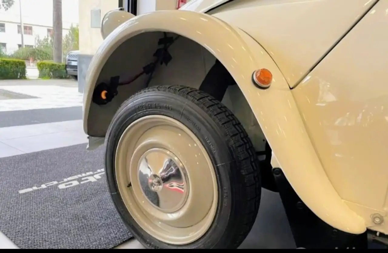 Citroen 2CV6 0.6 Special, foto 2