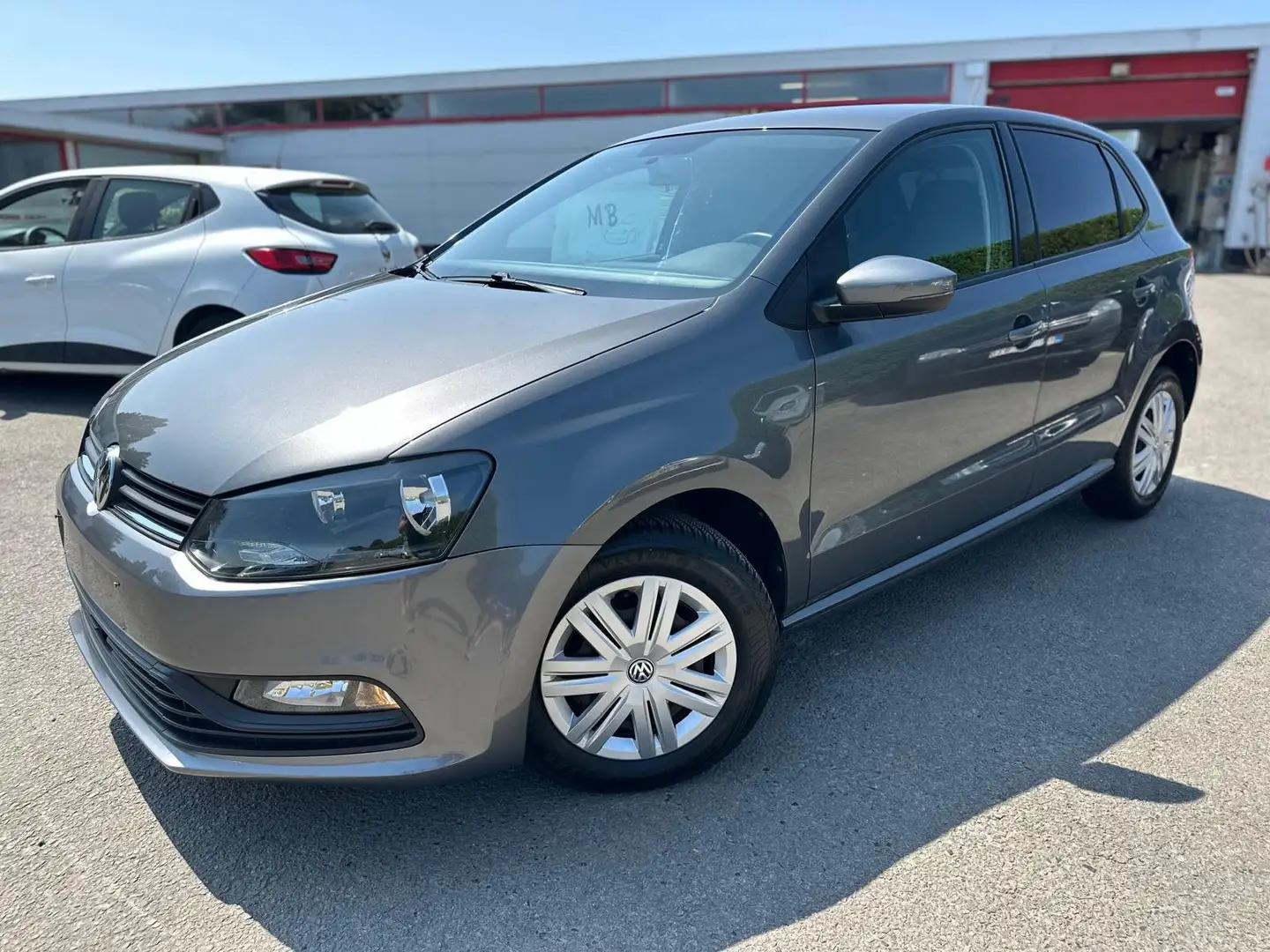 Volkswagen Polo 1.0i Trendline Gris - 1