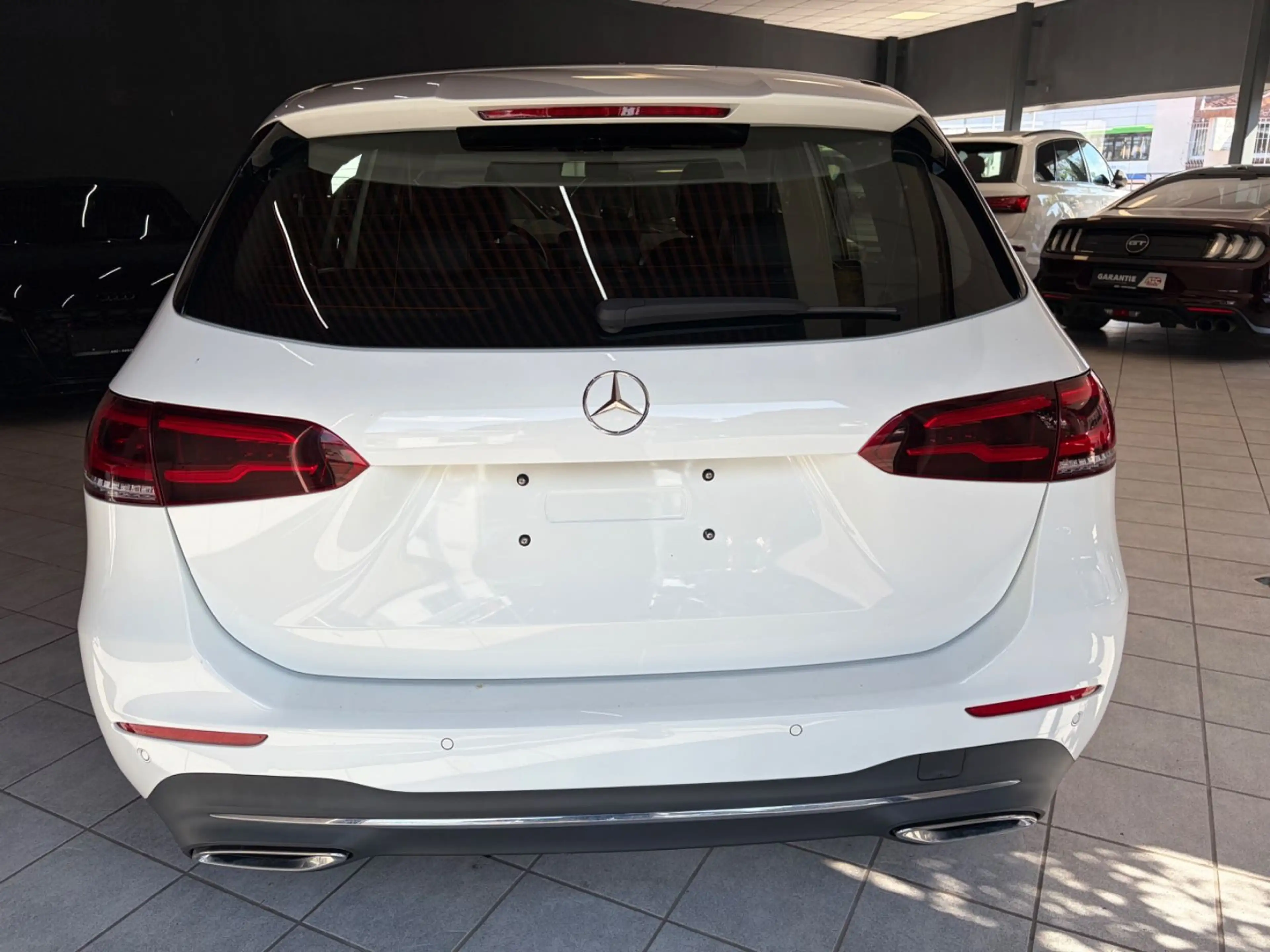 Mercedes-Benz B 220 4Matic — photo 7