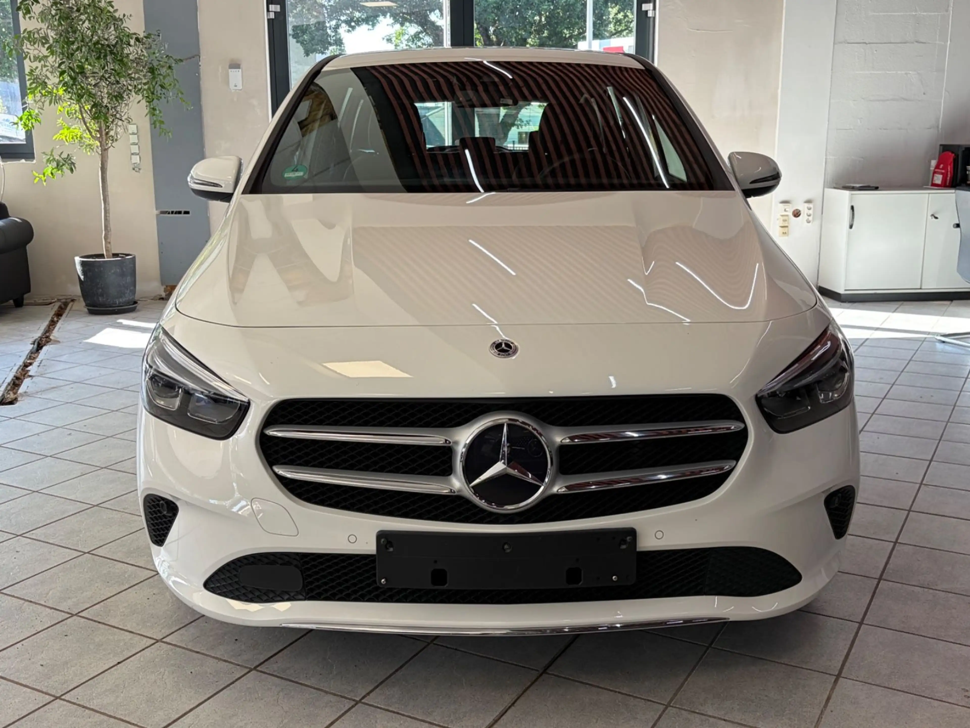 Mercedes-Benz B 220 4Matic — photo 4