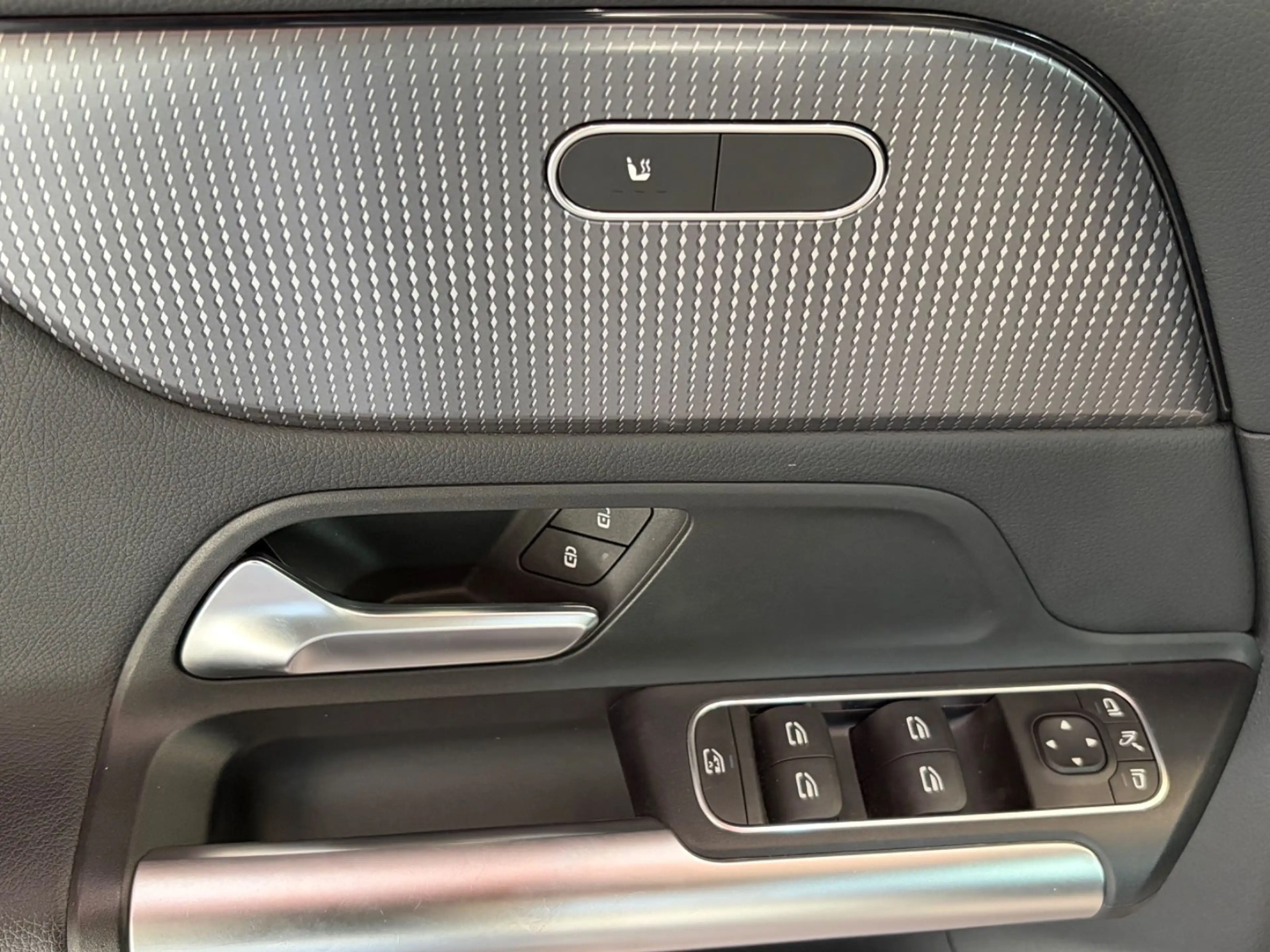 Mercedes-Benz B 220 4Matic — photo 15