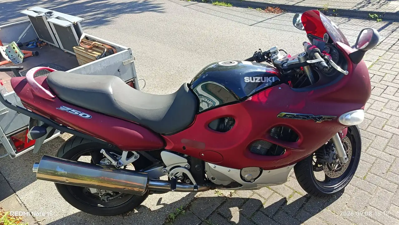 Suzuki GSX 750