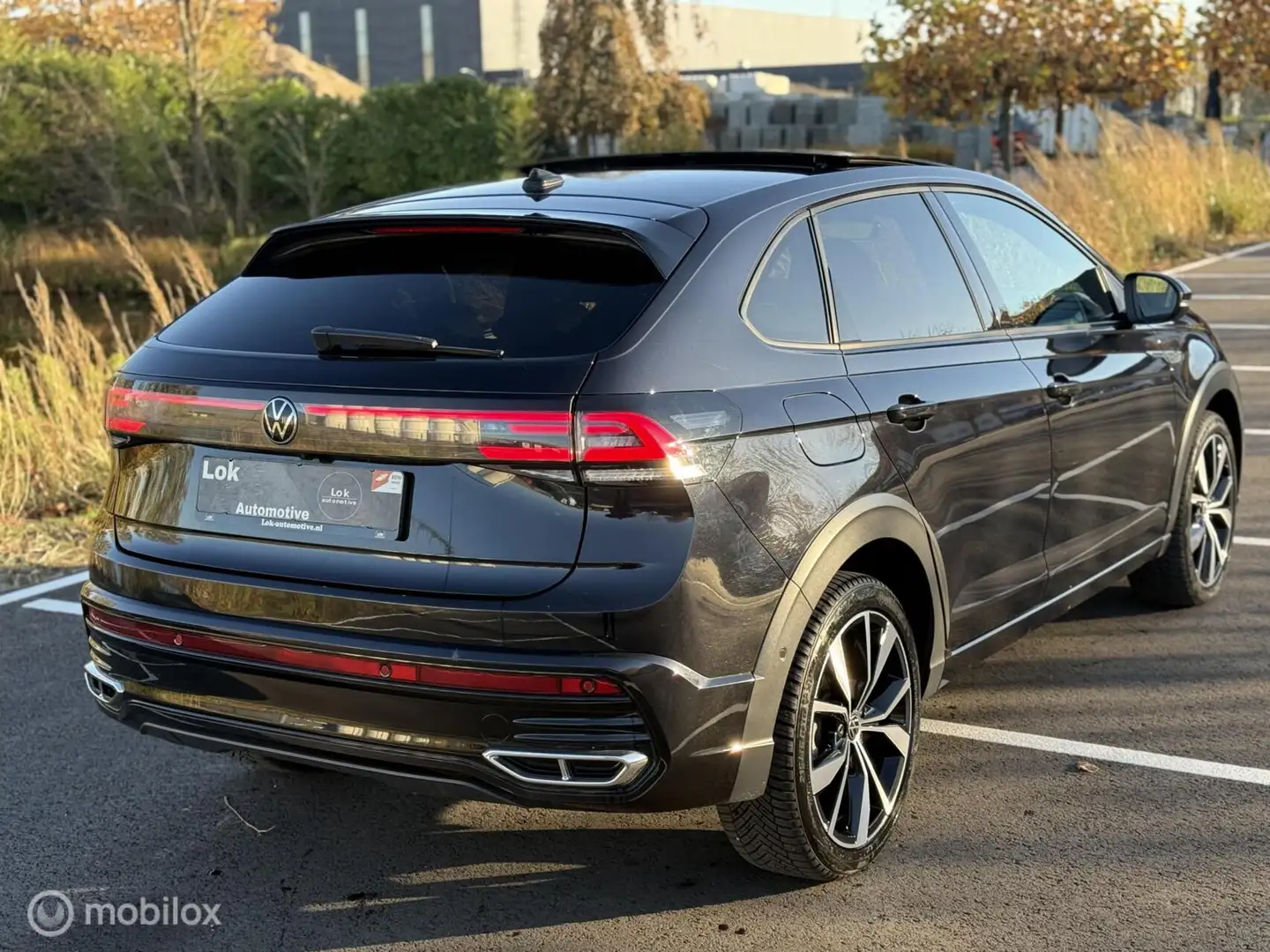 Volkswagen Taigo 1.5 TSI R-Line Business PANO|BEATS|IQLIGHT| Zwart - 2