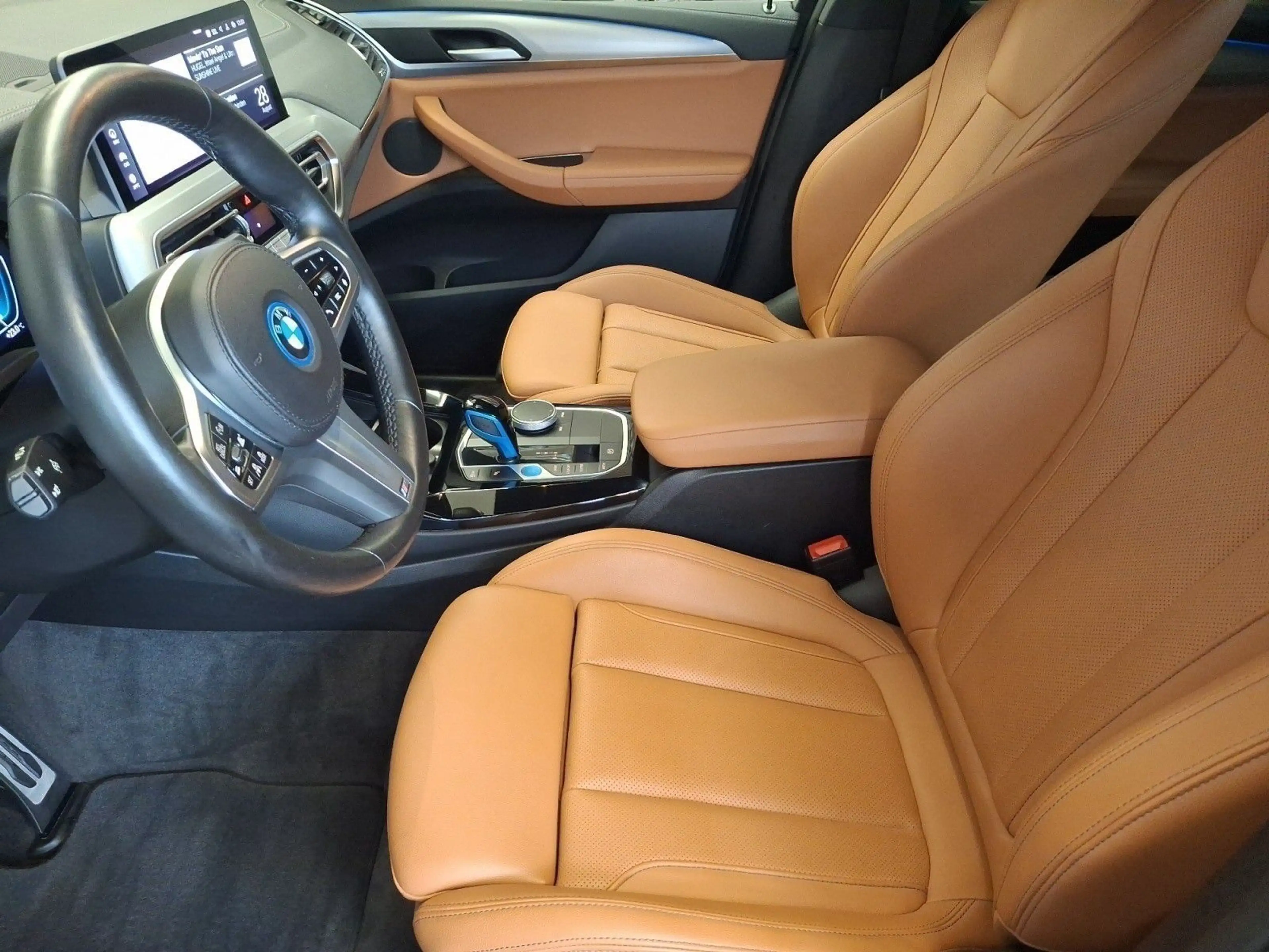 BMW iX3 INSPIRING EDC Klimaaut. AHK Sportsitze — photo 9