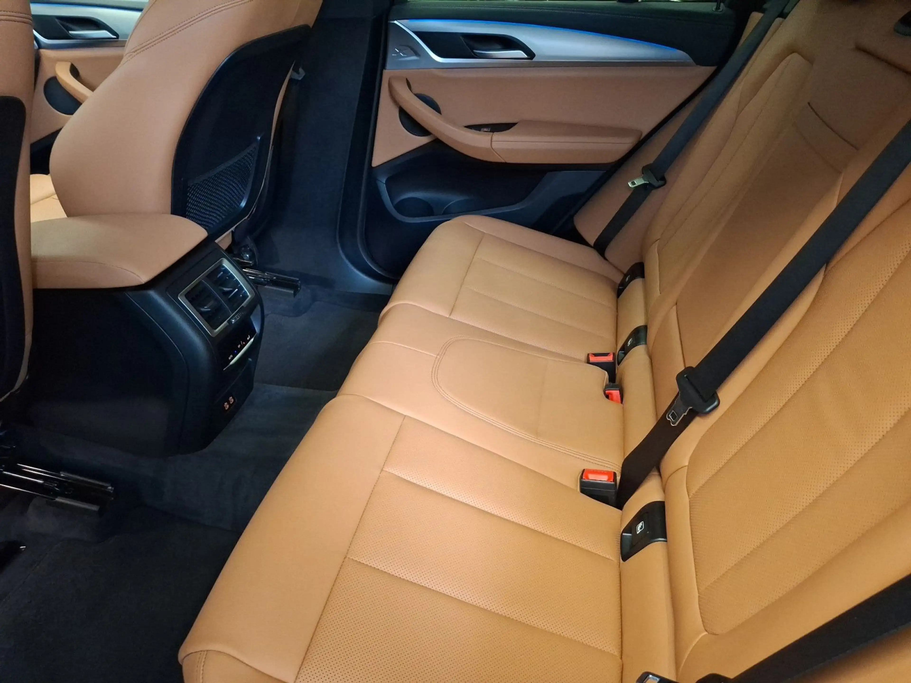 BMW iX3 INSPIRING EDC Klimaaut. AHK Sportsitze — photo 13