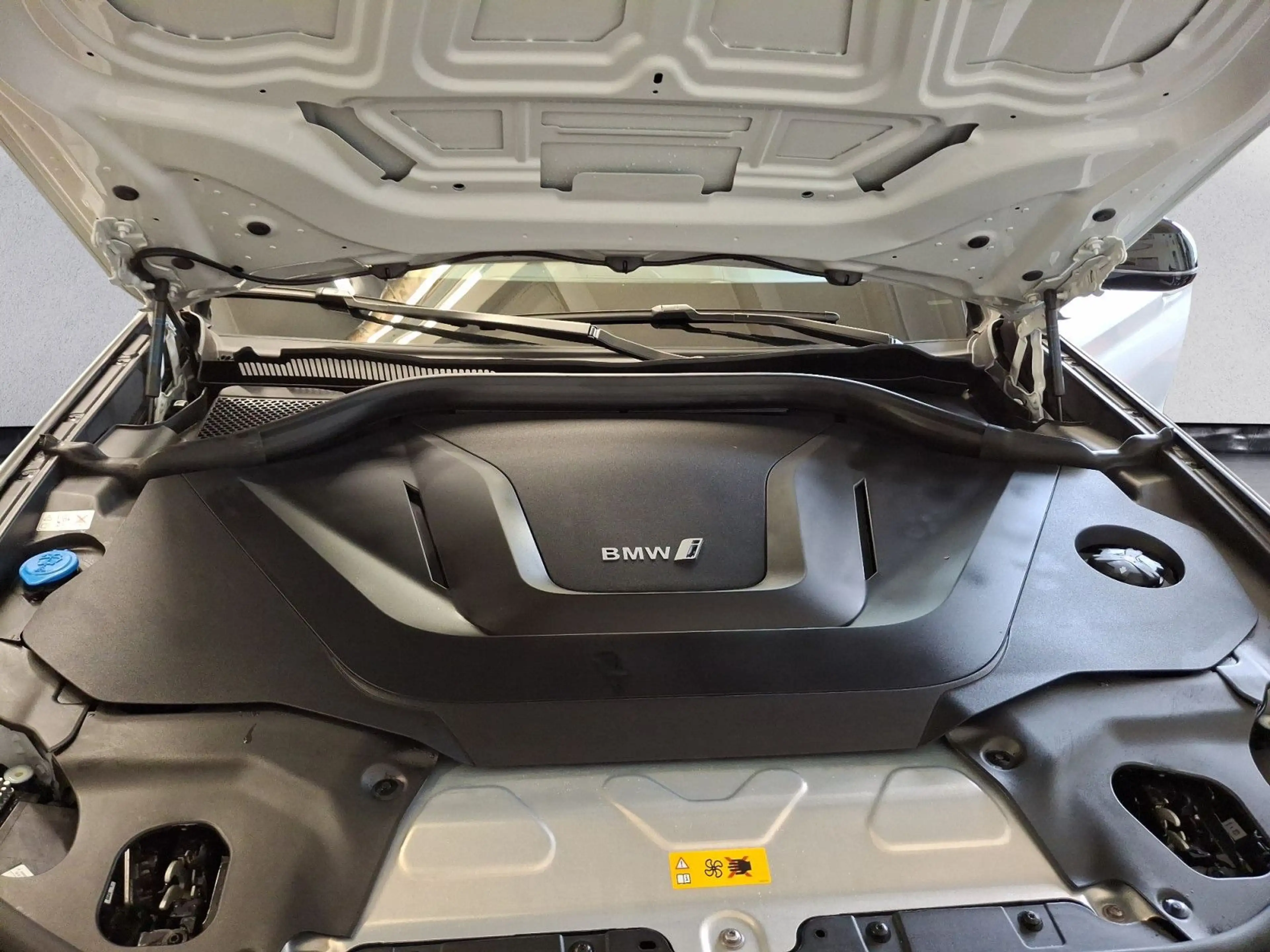 BMW iX3 INSPIRING EDC Klimaaut. AHK Sportsitze — photo 15