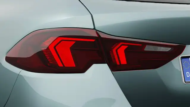 BMW 1 Series view 8
