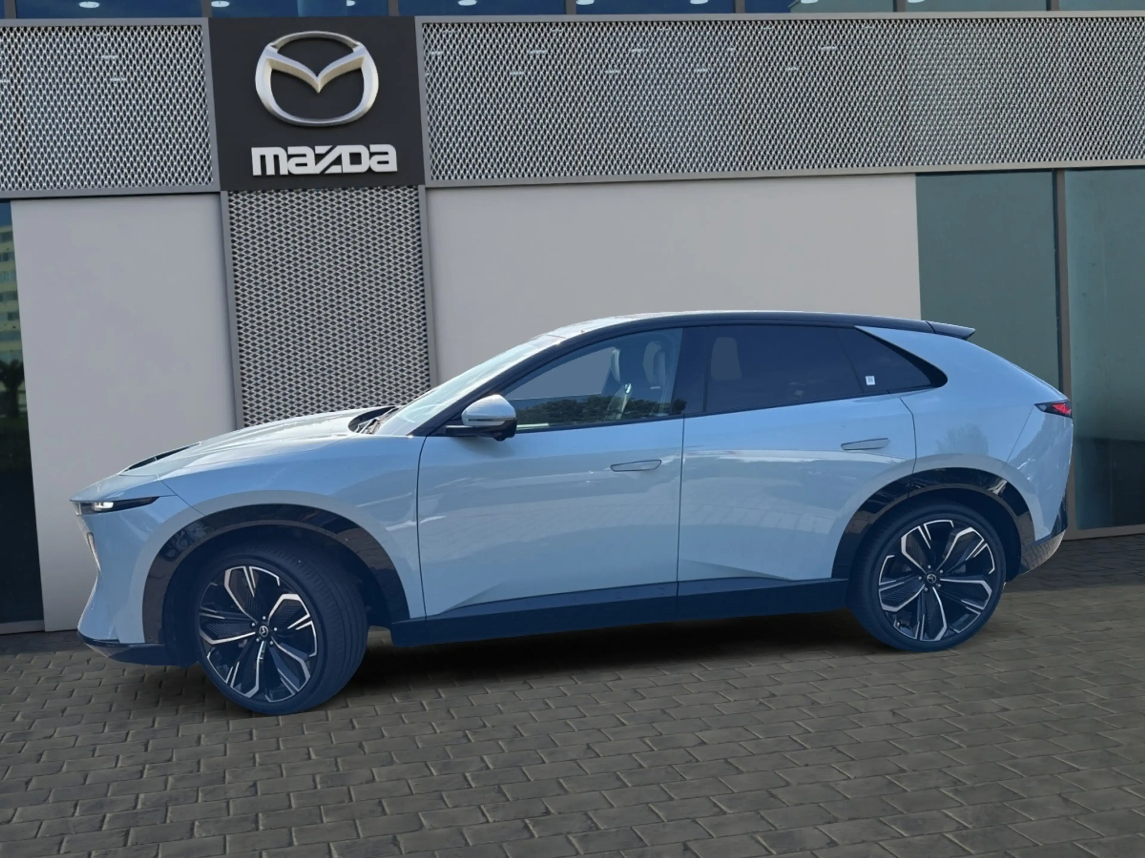 Mazda CX-6e EV 258 RWD AT TAKUMI — photo 2