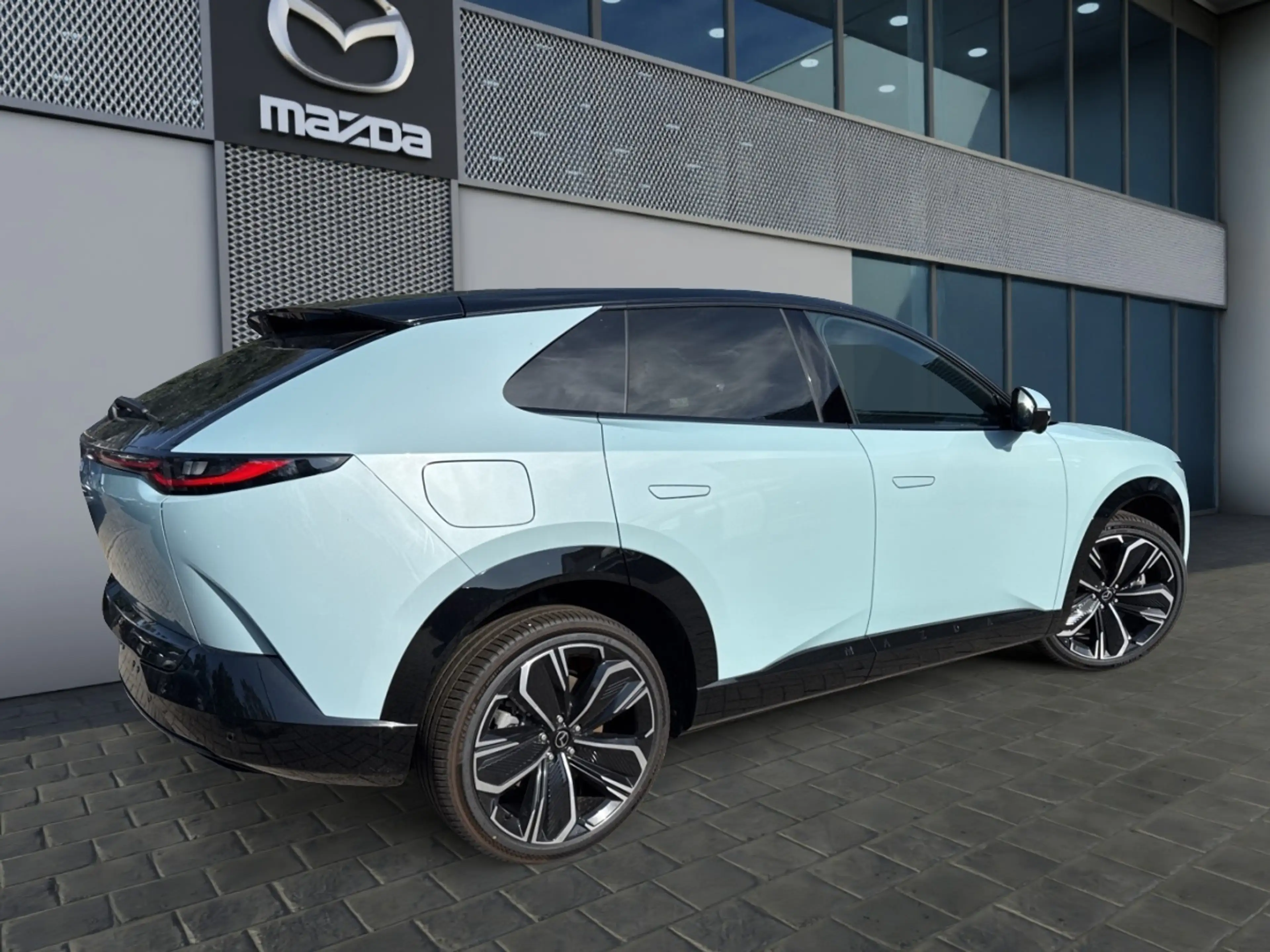 Mazda CX-6e EV 258 RWD AT TAKUMI — photo 4