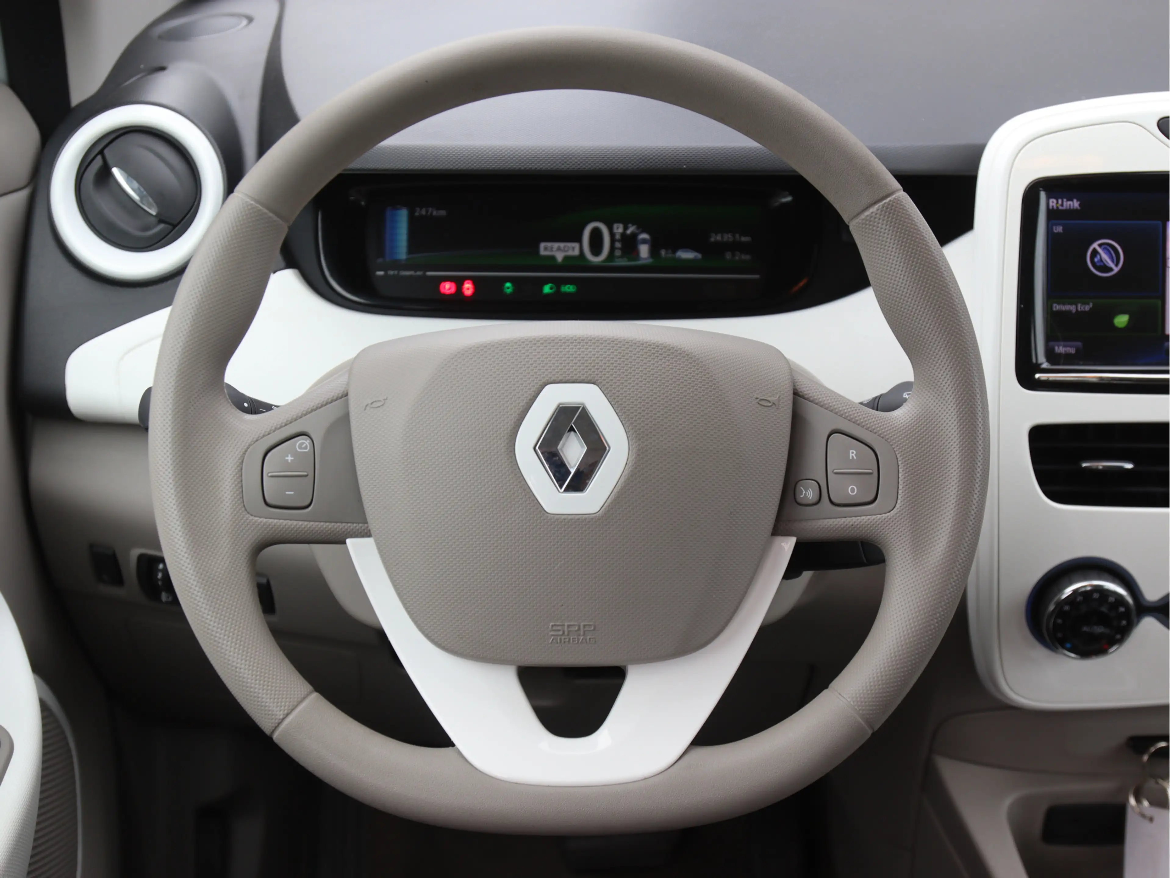 Renault ZOE R90 Life 41 kWh Koop accu, Navi, Climate, Keyless — photo 15