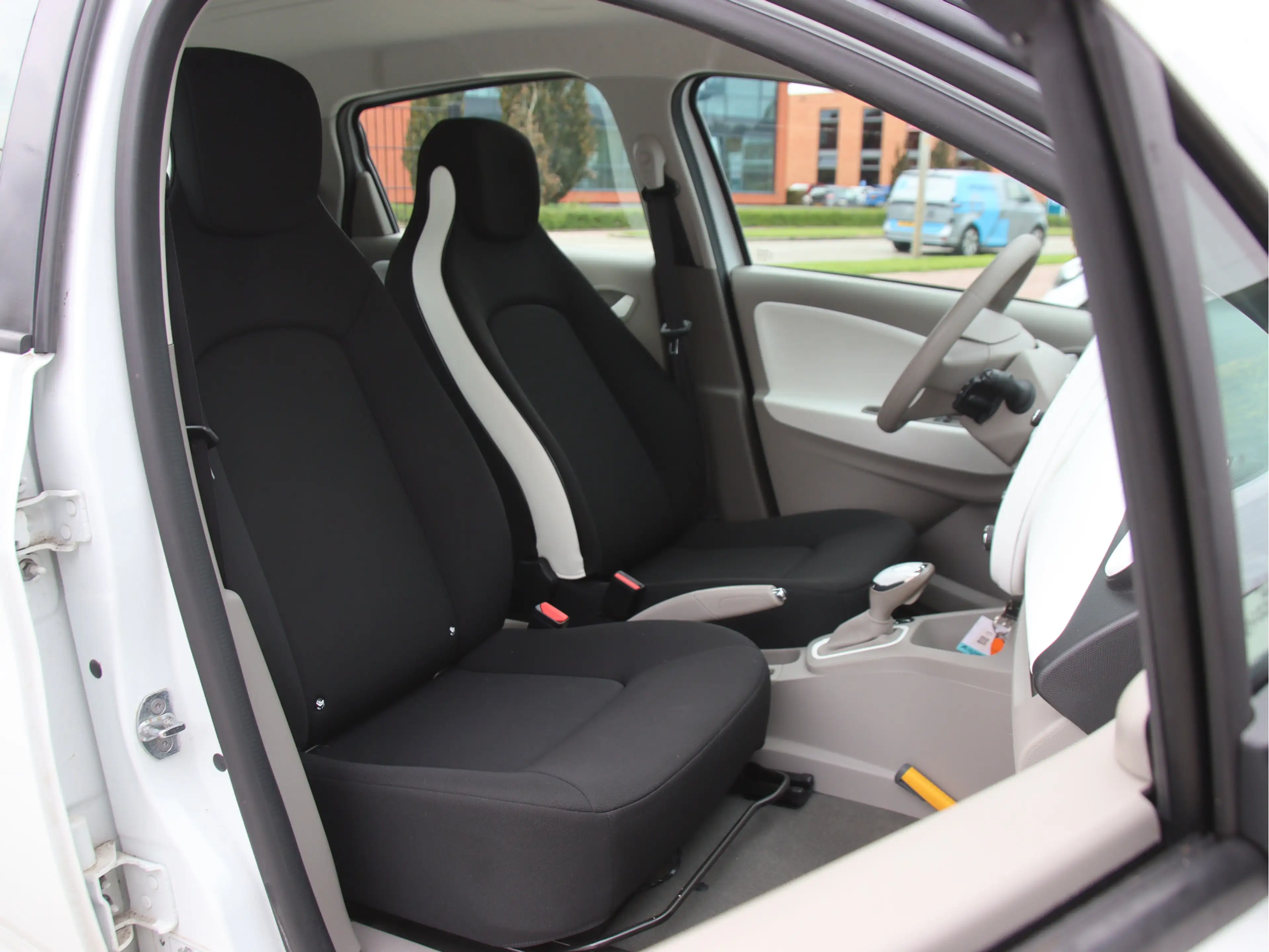 Renault ZOE R90 Life 41 kWh Koop accu, Navi, Climate, Keyless — photo 10
