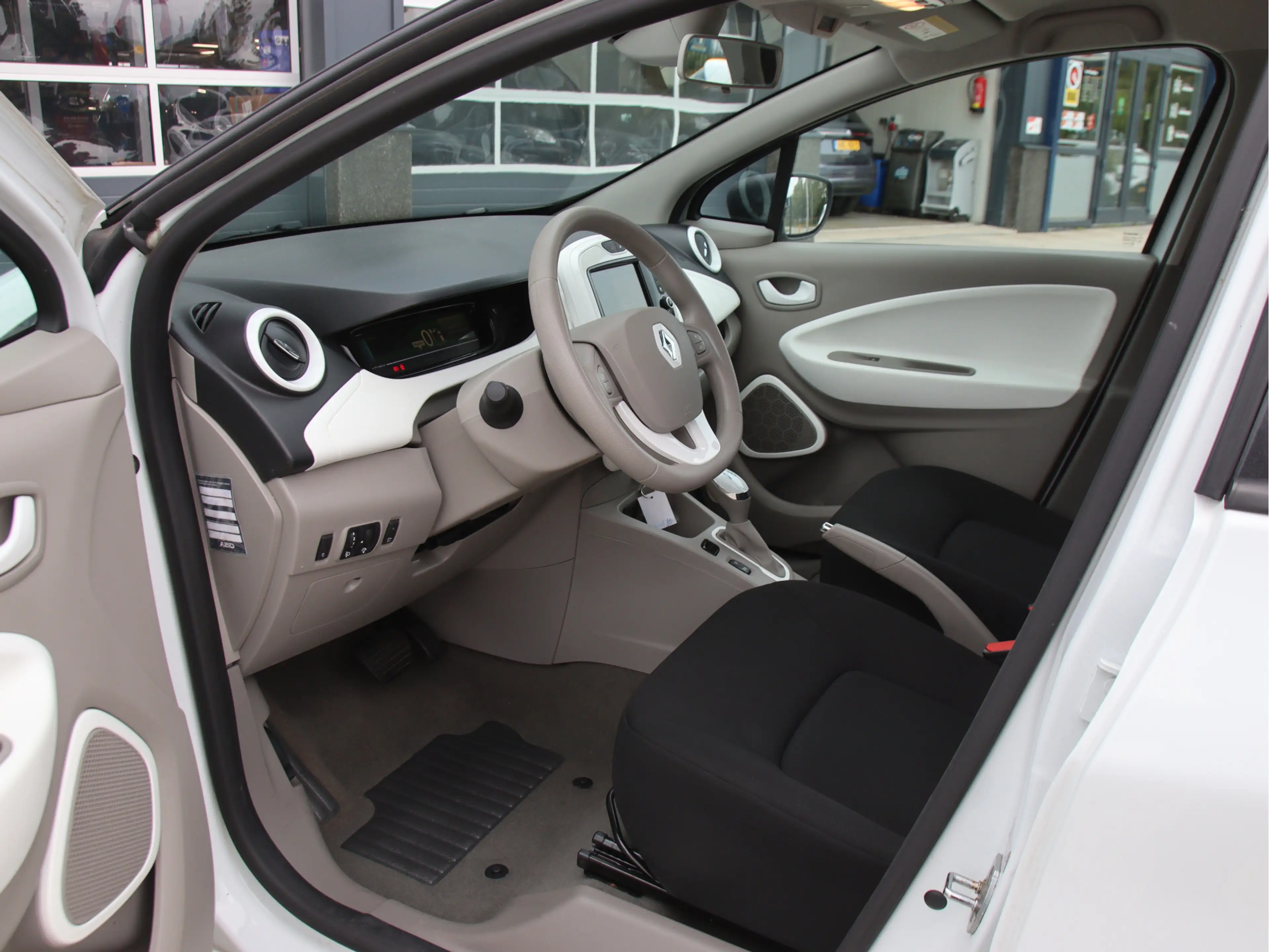 Renault ZOE R90 Life 41 kWh Koop accu, Navi, Climate, Keyless — photo 8