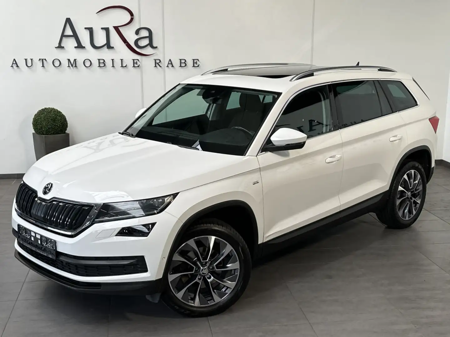 Skoda Kodiaq 2.0 TDI DSG Drive 125 NAV+LED+AHK+PANO+VC Weiß - 1