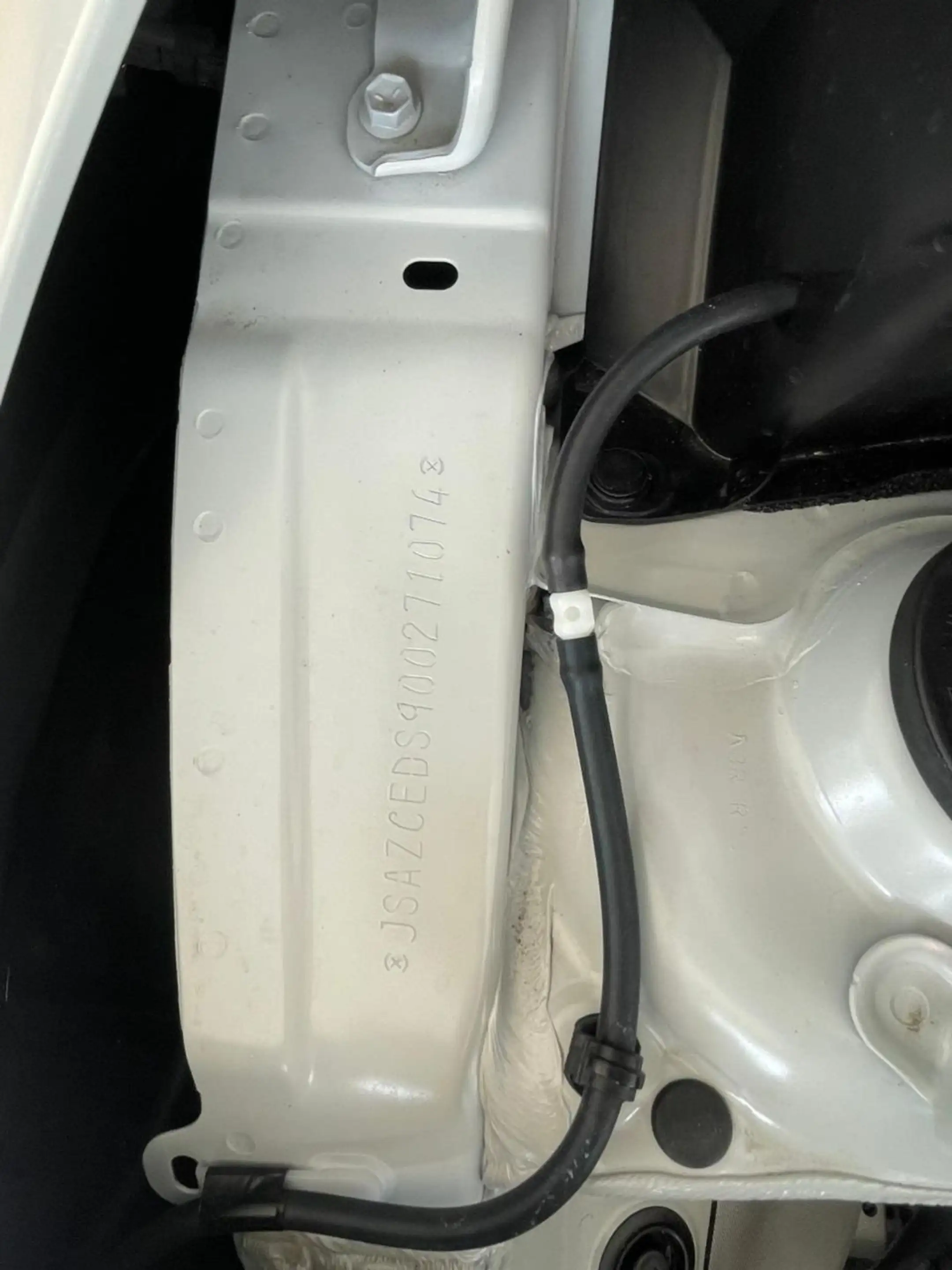 Suzuki Swift 1.2 Dualjet Hybrid 61 kW Club — photo 6