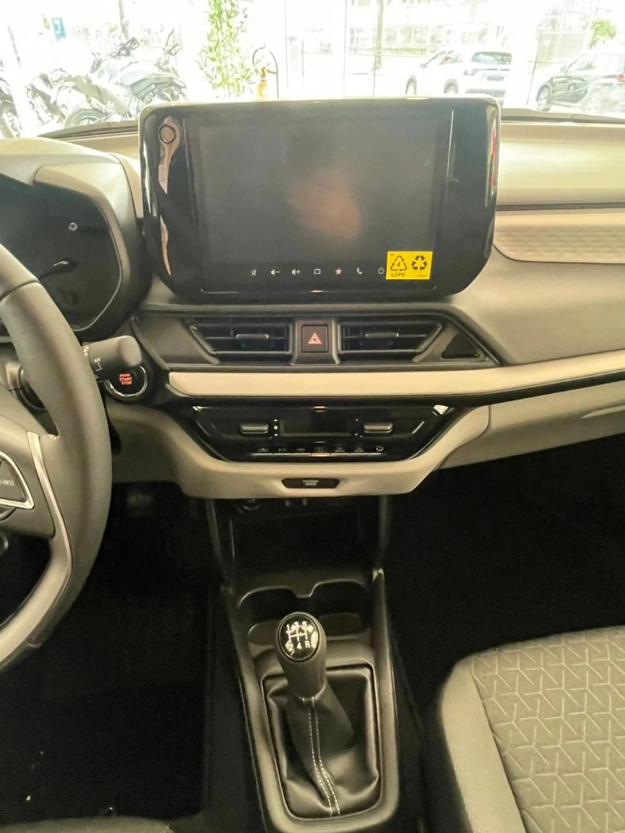 Suzuki Swift 1.2 Dualjet Hybrid 61 kW Club — photo 9