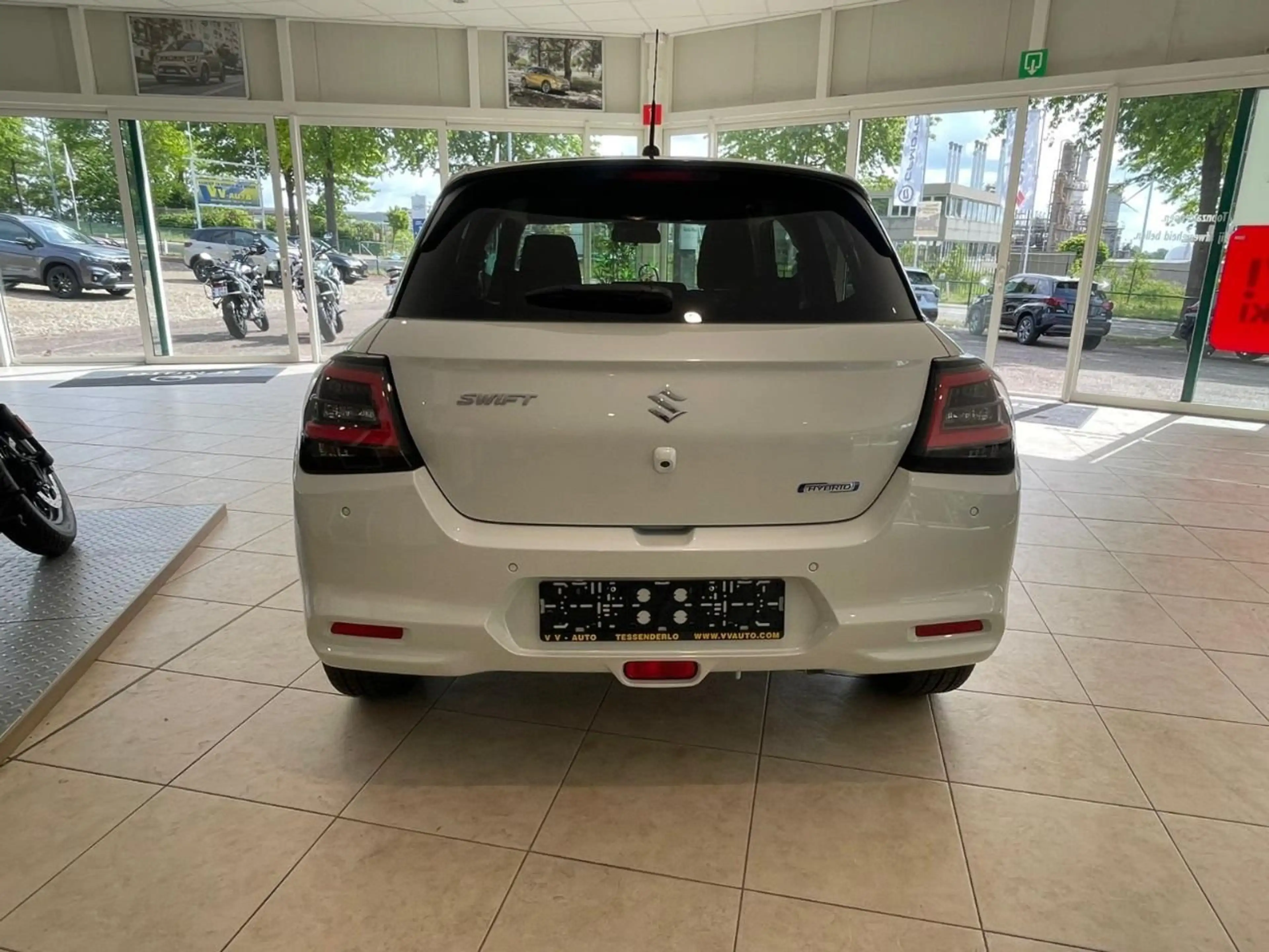 Suzuki Swift 1.2 Dualjet Hybrid 61 kW Club — photo 7