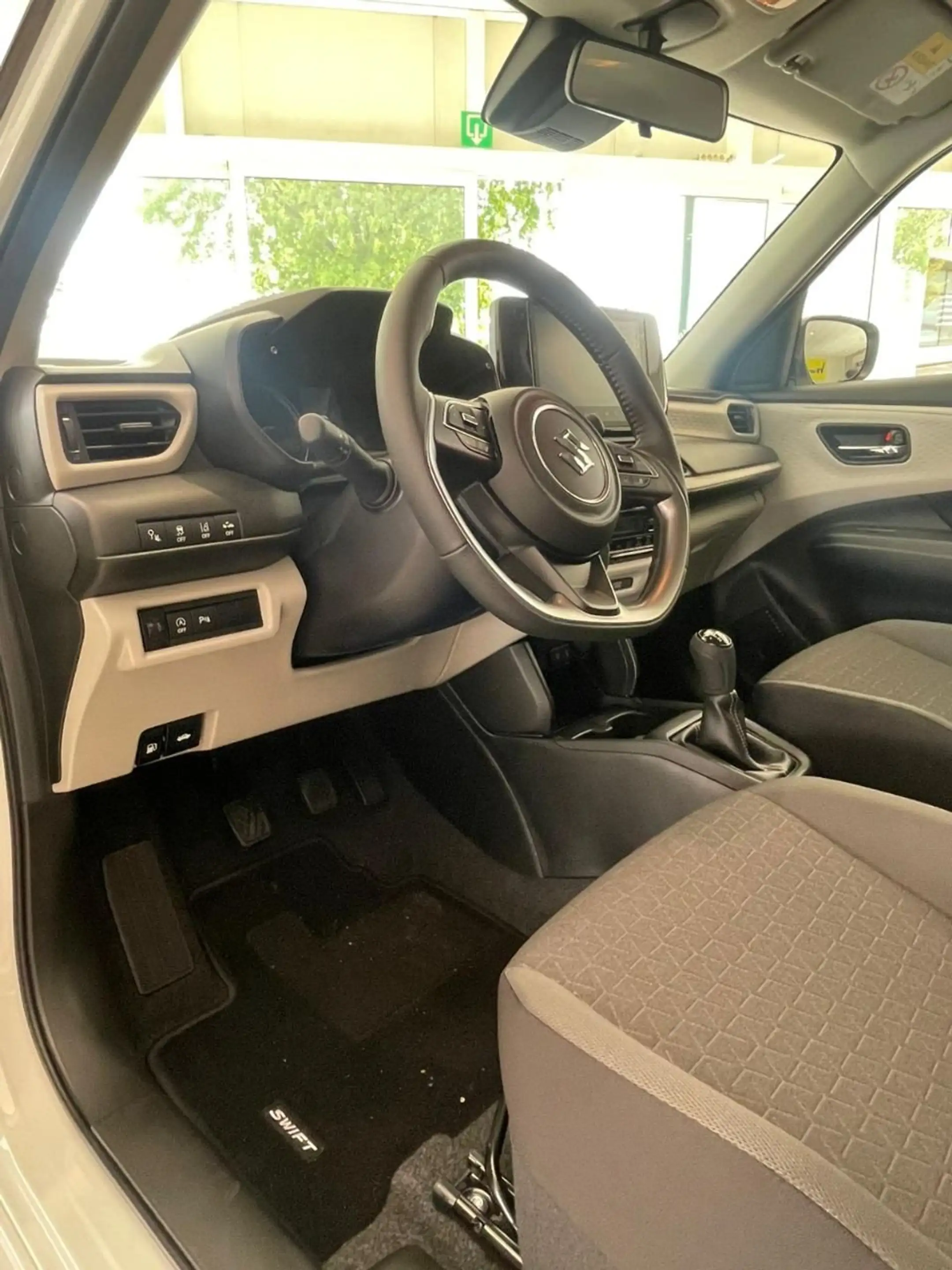 Suzuki Swift 1.2 Dualjet Hybrid 61 kW Club — photo 11