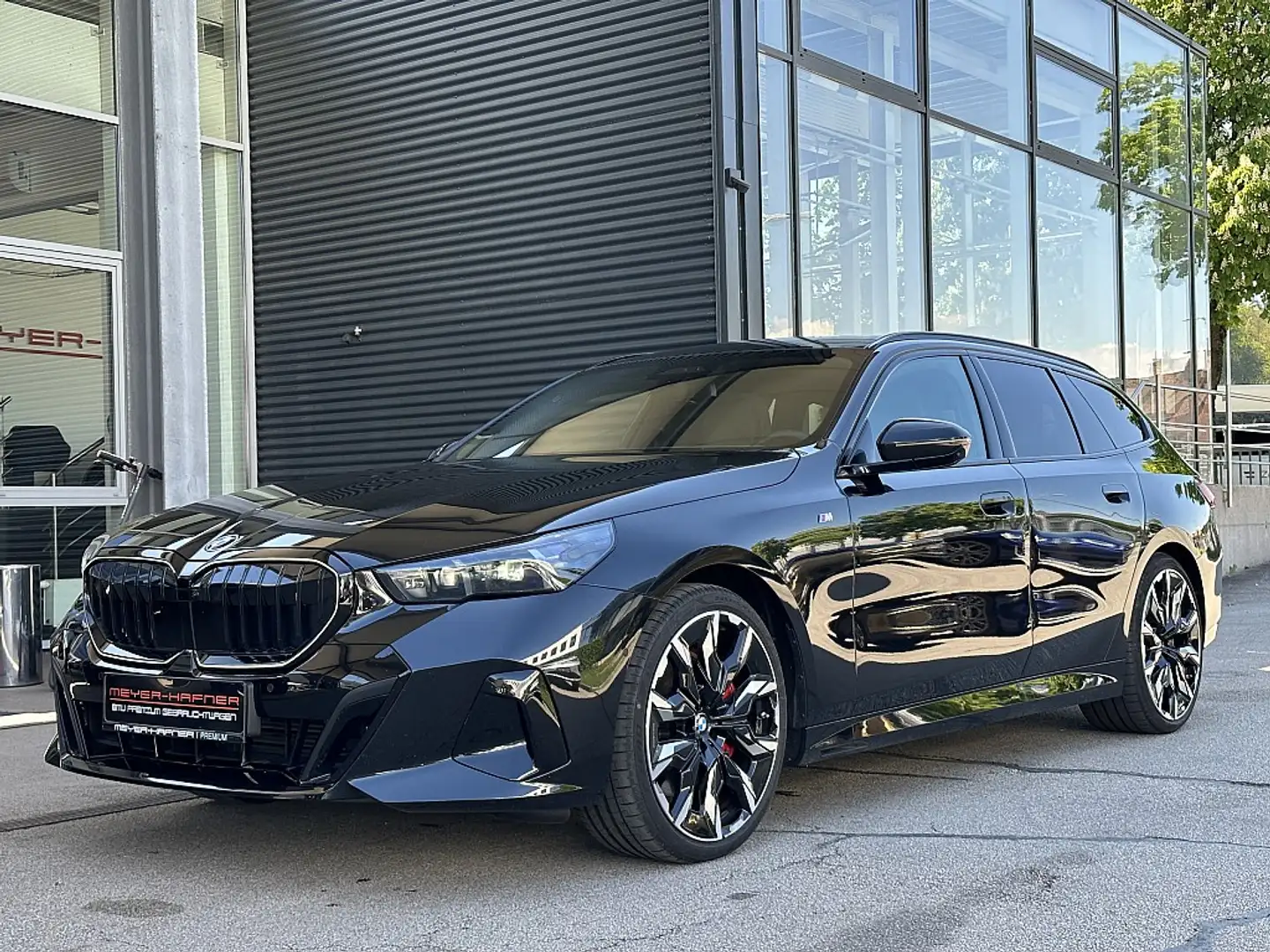 BMW 540 d Touring xDrive M-Paket Aut. / AHK / Bowers Wi... Schwarz - 2