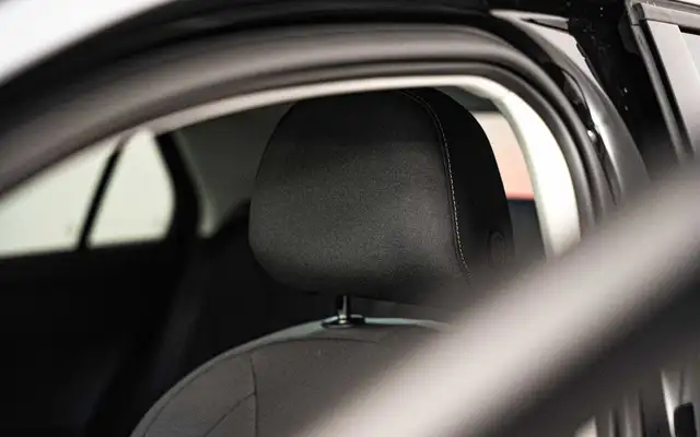 Volkswagen T-Roc view 8
