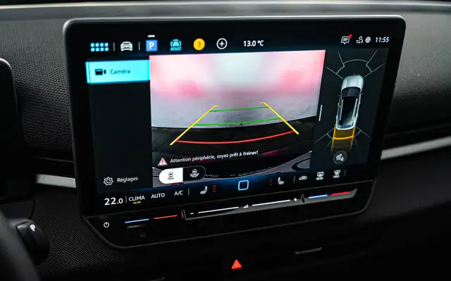 Volkswagen T-Roc view 14