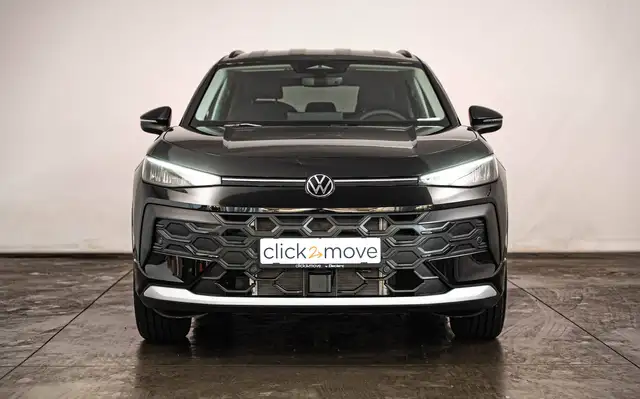 Volkswagen T-Roc view 3