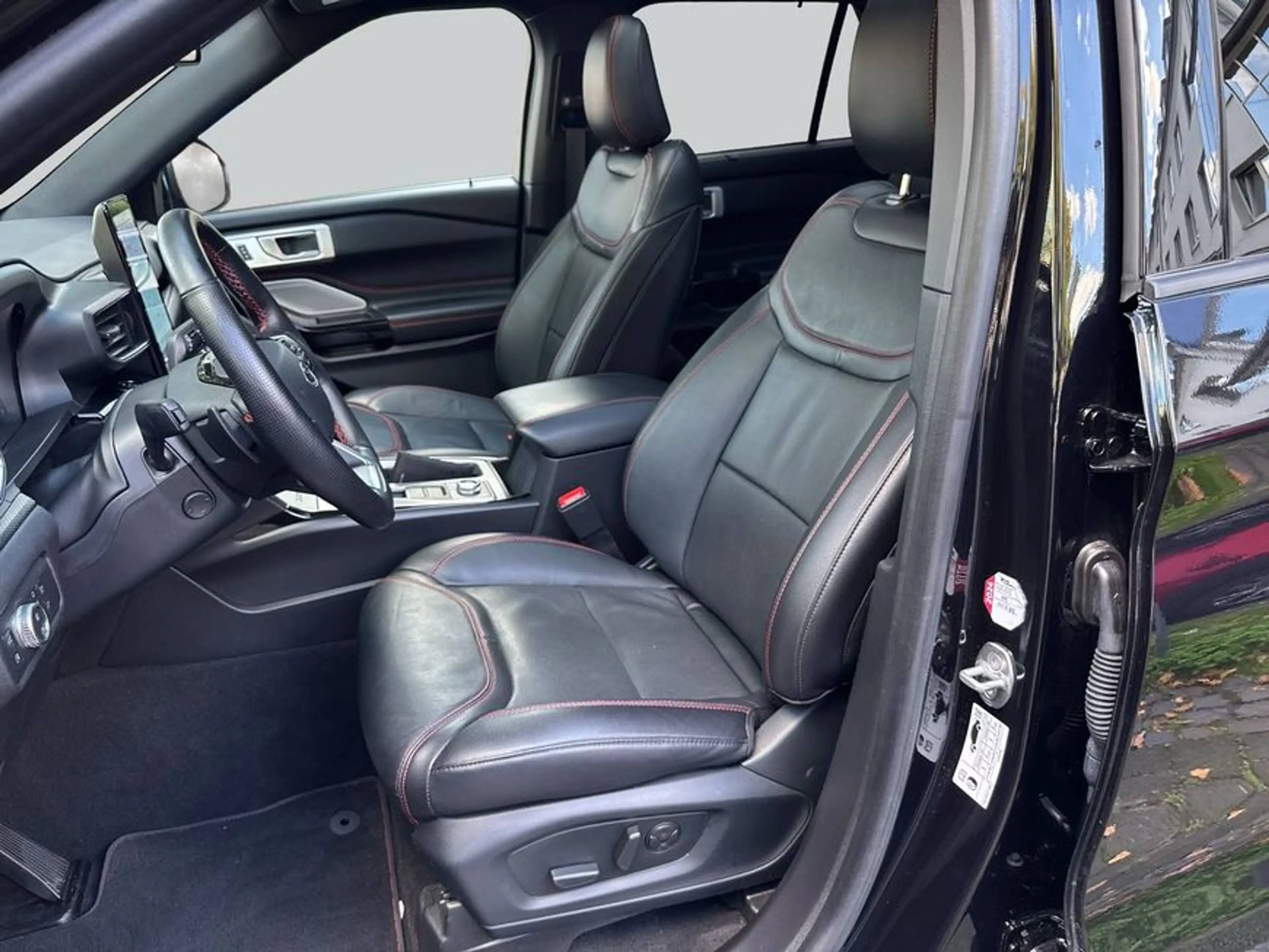 Ford Explorer EcoBoost Plug-in Hybrid ST-LINE LEDER+LED — photo 11