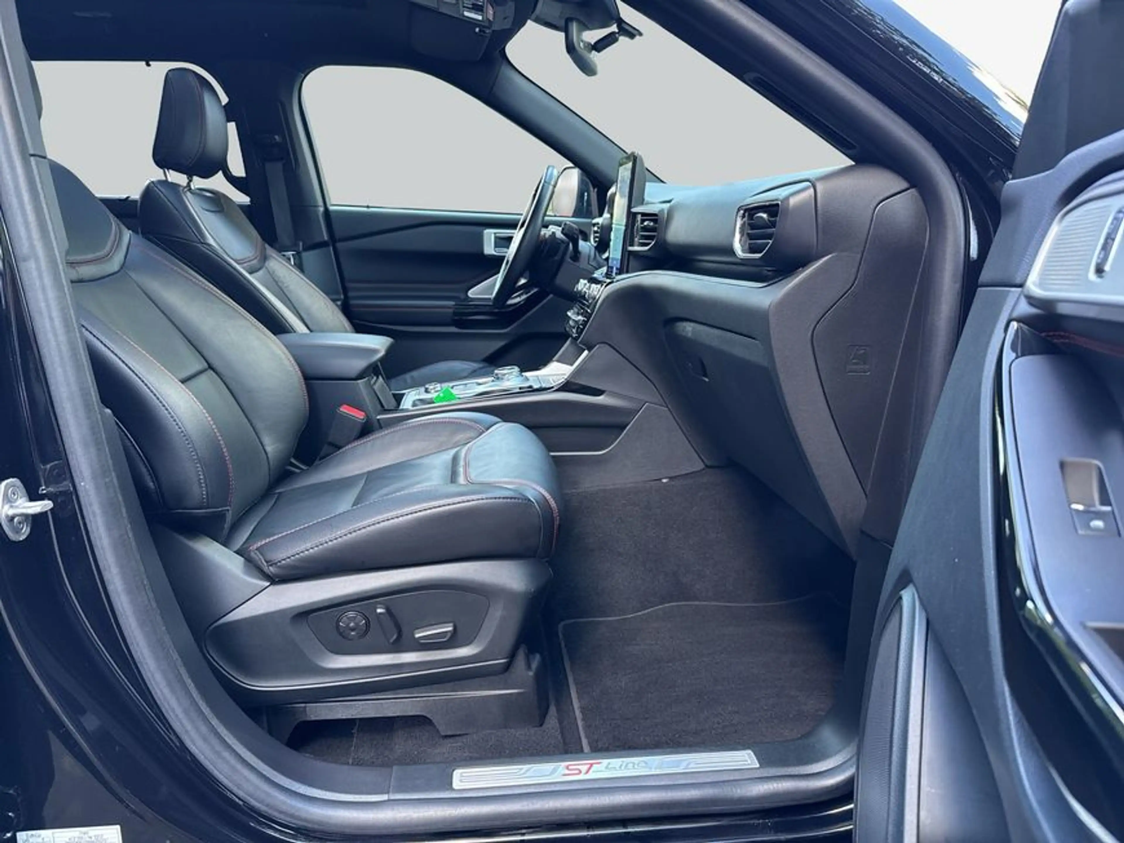 Ford Explorer EcoBoost Plug-in Hybrid ST-LINE LEDER+LED — photo 13