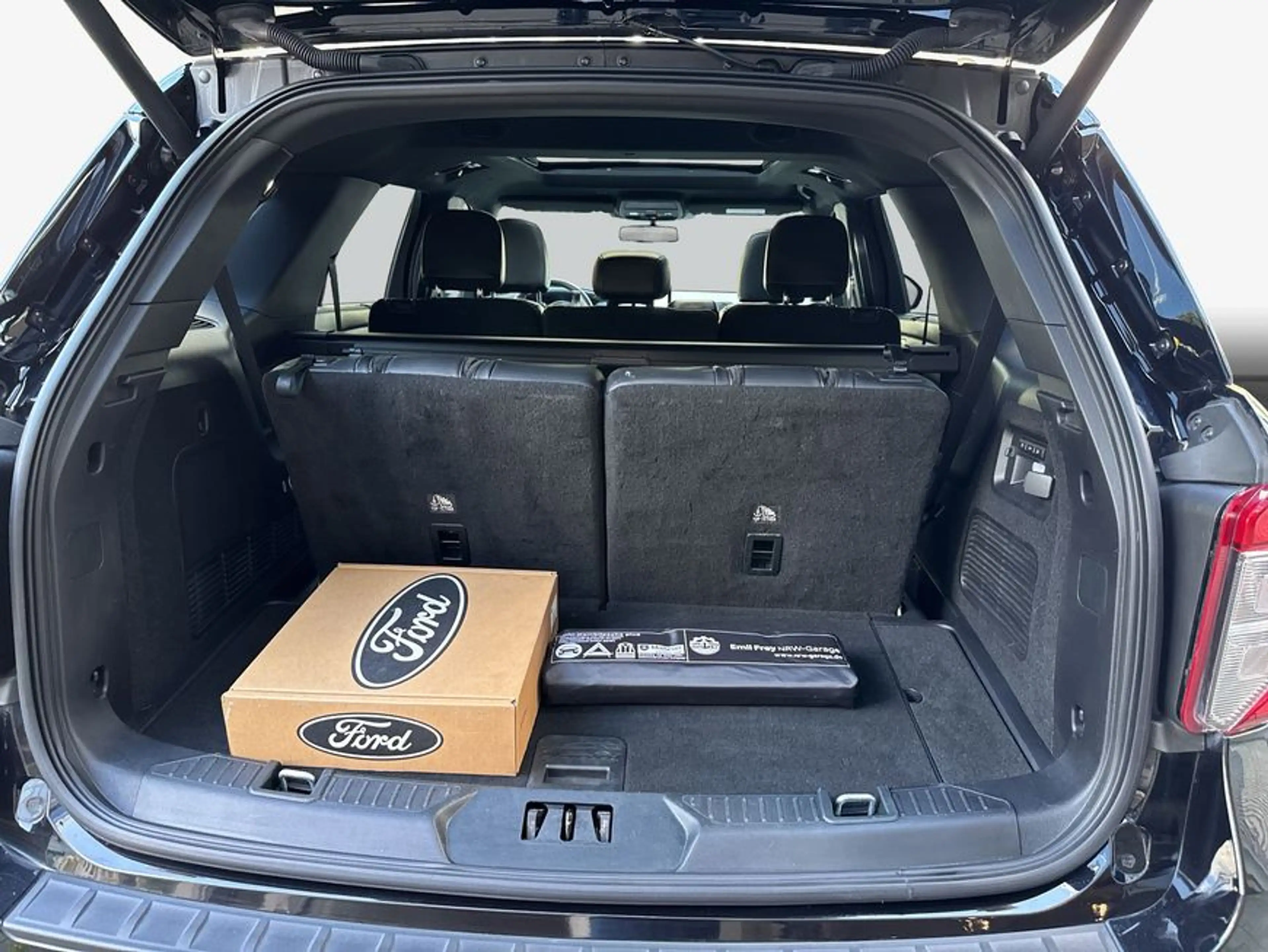 Ford Explorer EcoBoost Plug-in Hybrid ST-LINE LEDER+LED — photo 9