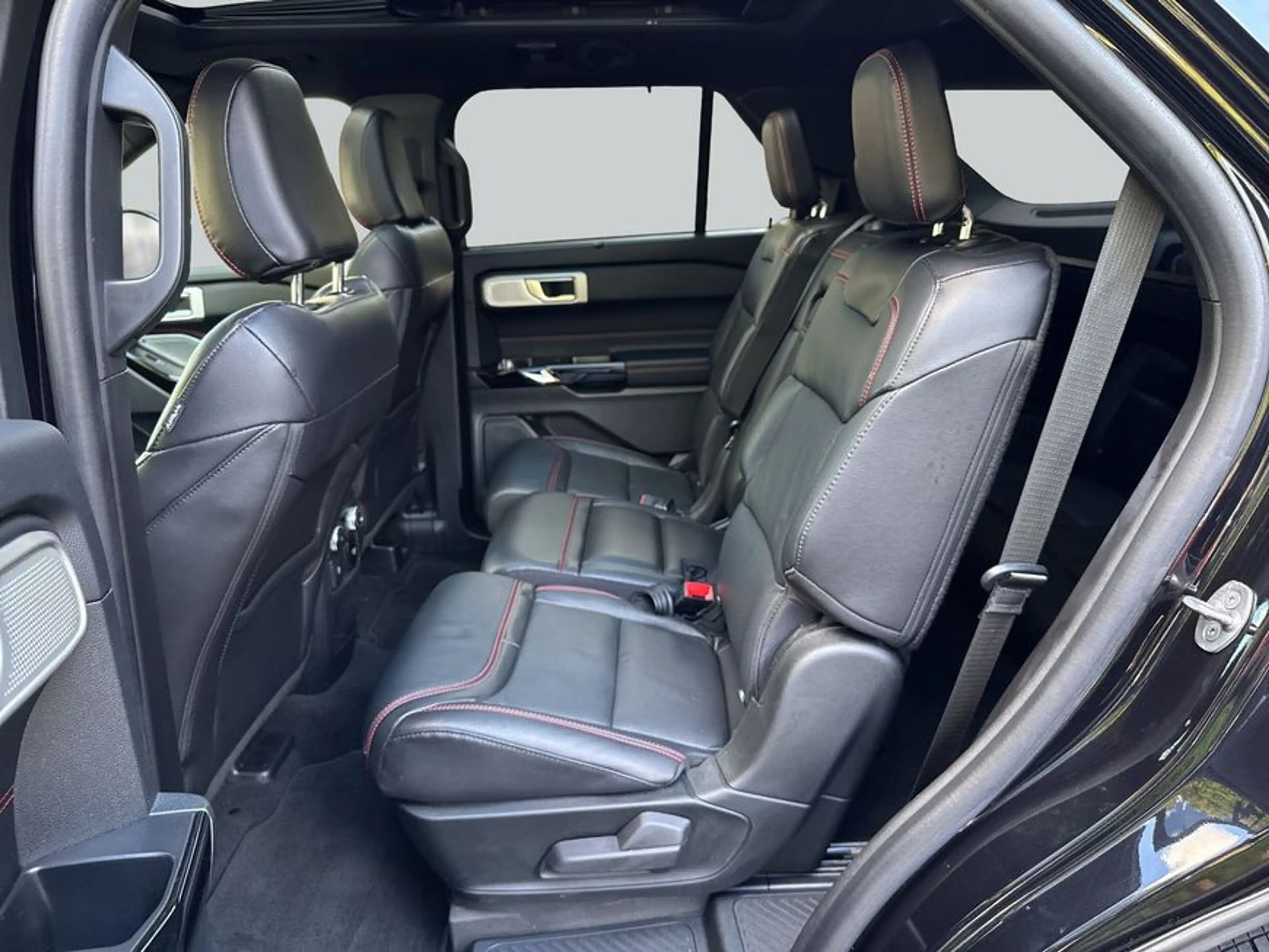 Ford Explorer EcoBoost Plug-in Hybrid ST-LINE LEDER+LED — photo 12