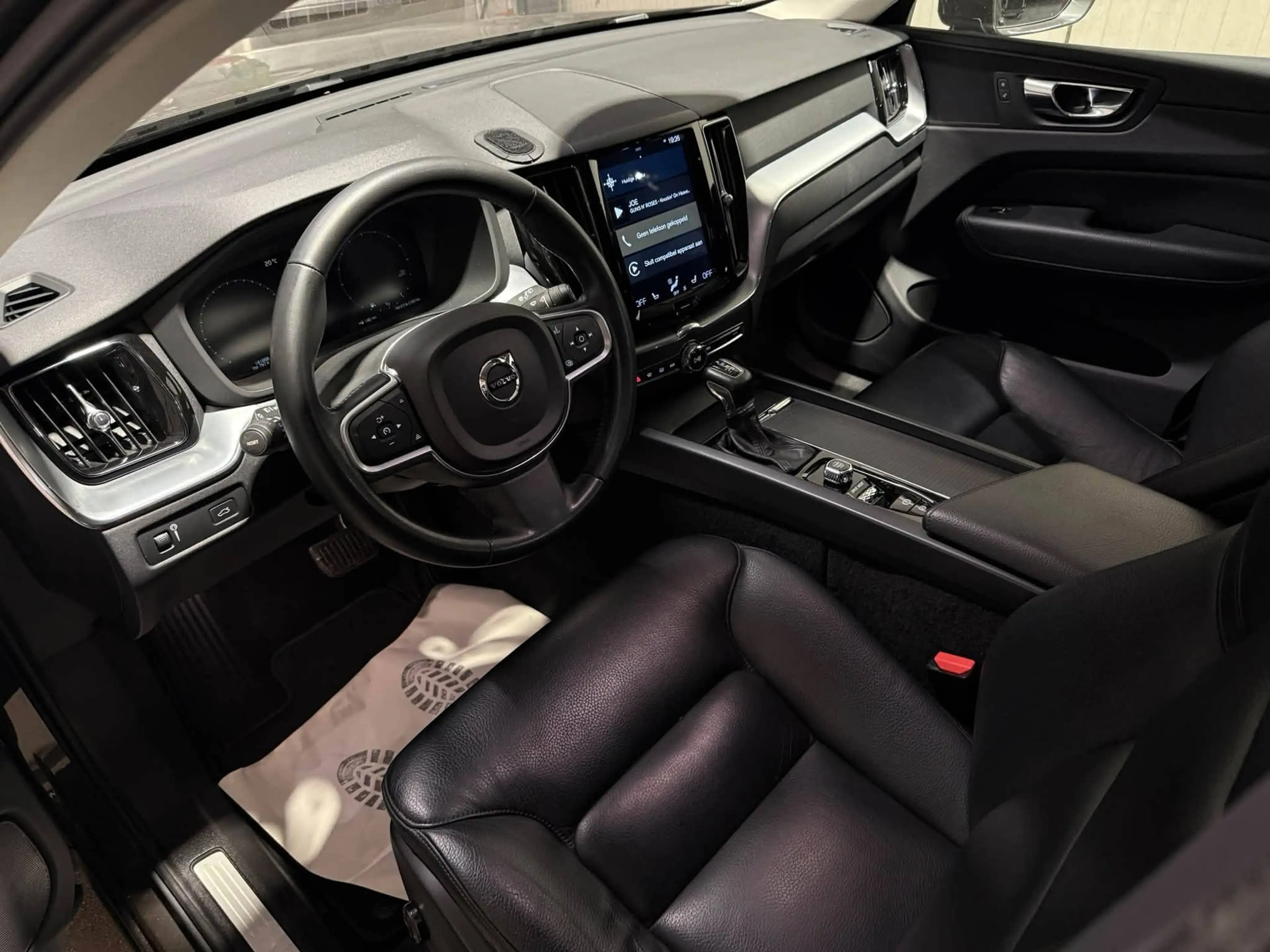 Volvo XC60 D4 AWD/leder/camera/carplay/led/1e eigenaar — photo 2