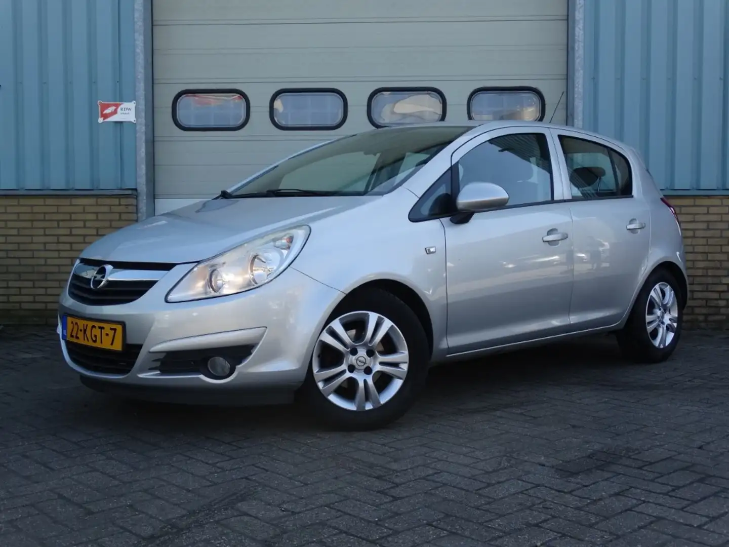 Opel Corsa 1.4-16V EDITION Gris - 1