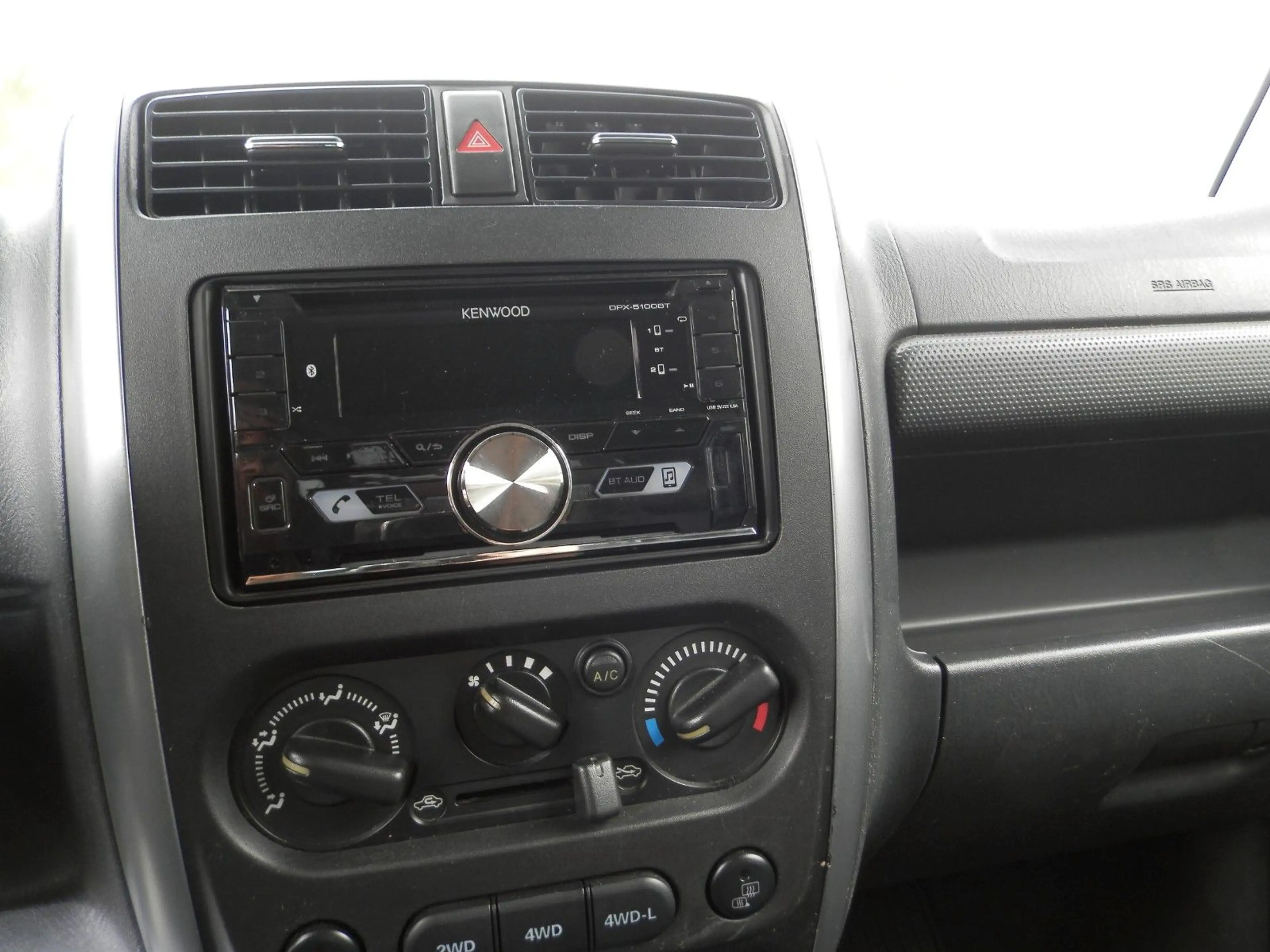 Suzuki Jimny Club Lim.*NR.9*Leder*Klima*ALU*AHK* — photo 6