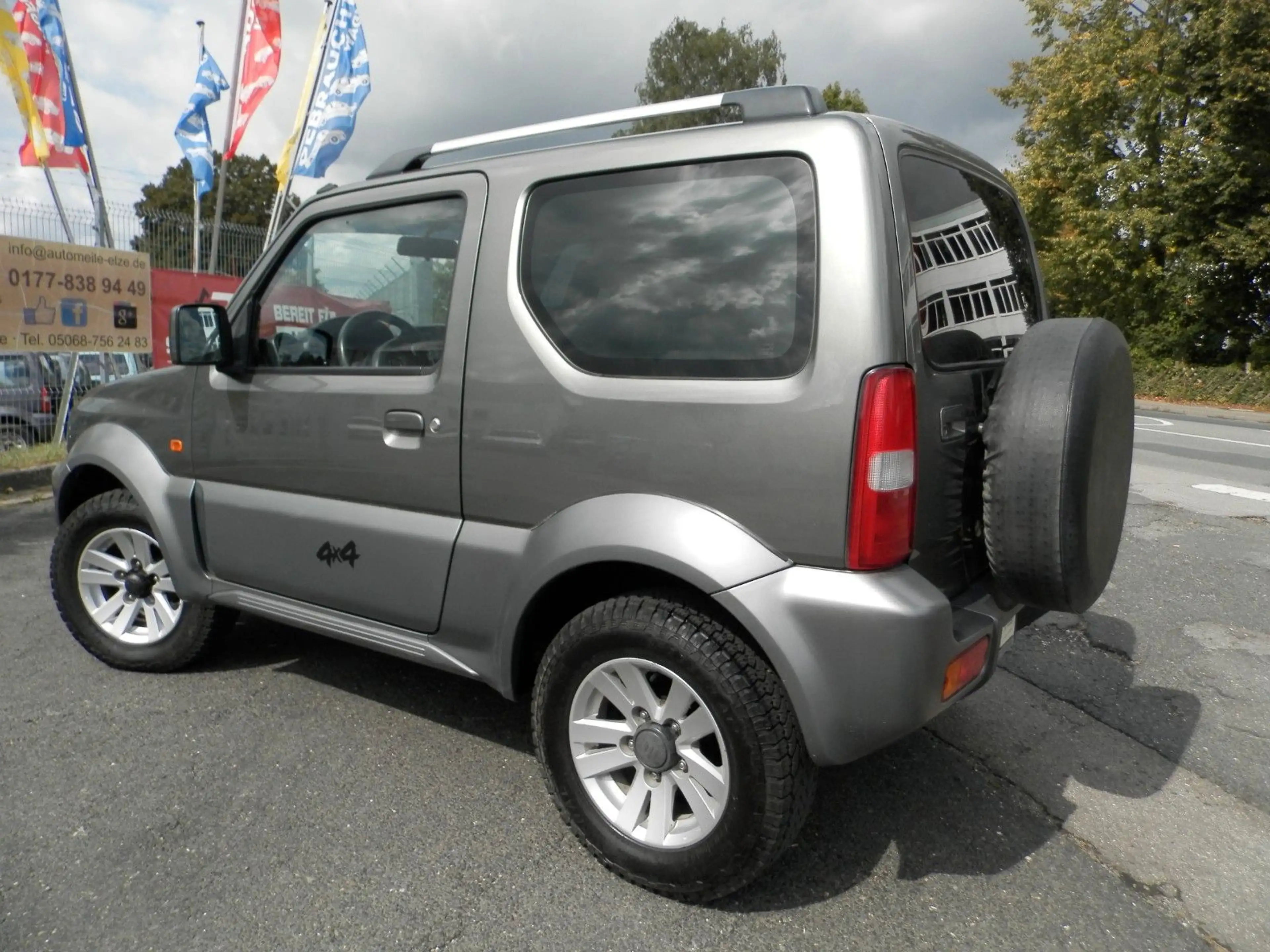 Suzuki Jimny Club Lim.*NR.9*Leder*Klima*ALU*AHK* — photo 12