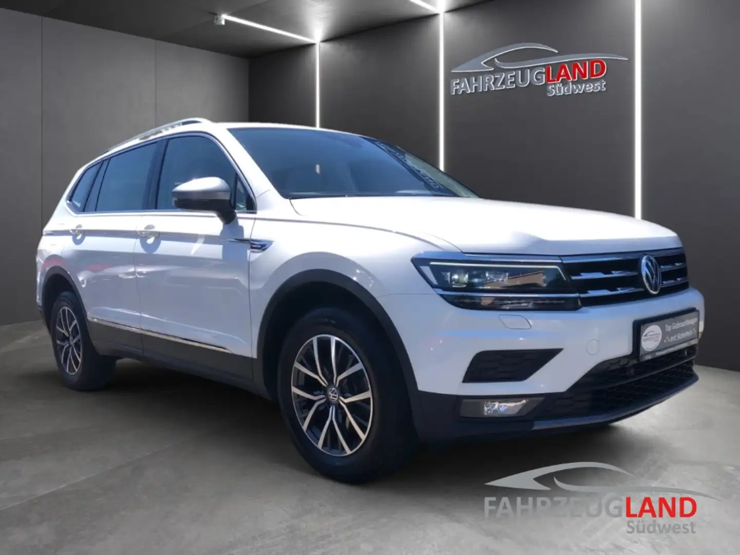 Volkswagen Tiguan Allspace HIGHLINE Business Premium Navi AHK Active Light 4M Weiß - 2