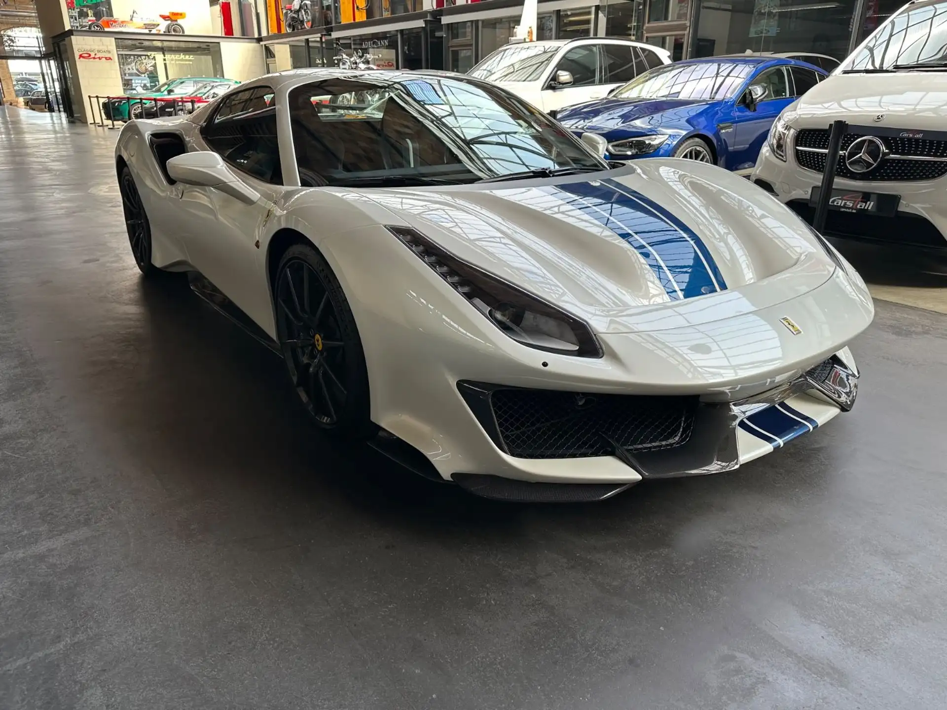 페라리 488 2020 흰색 사진 4