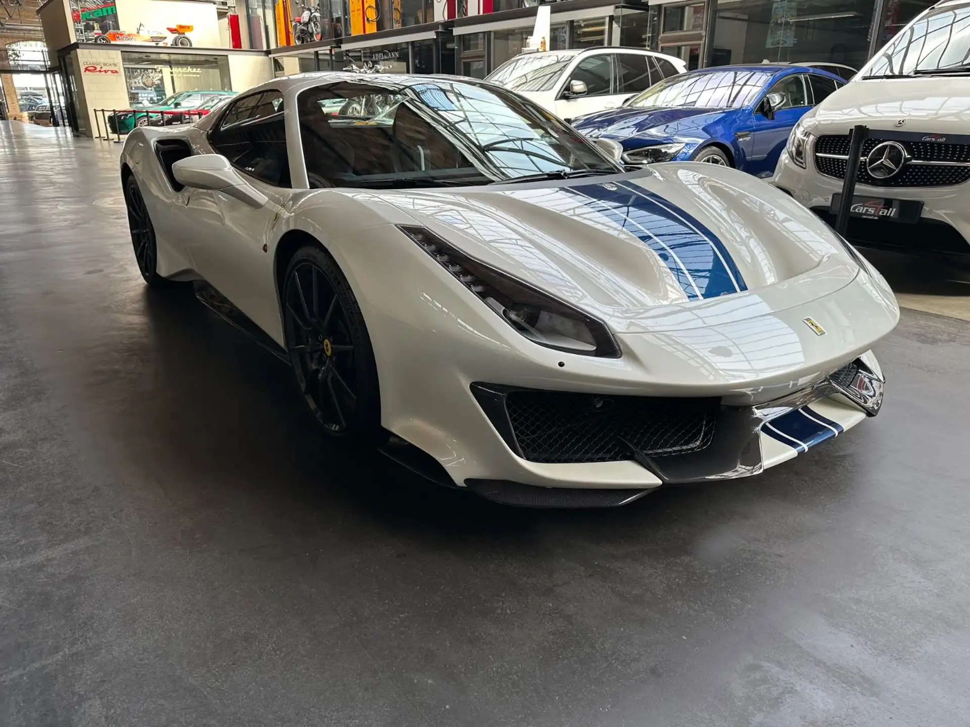 페라리 488 2020 흰색 사진 5