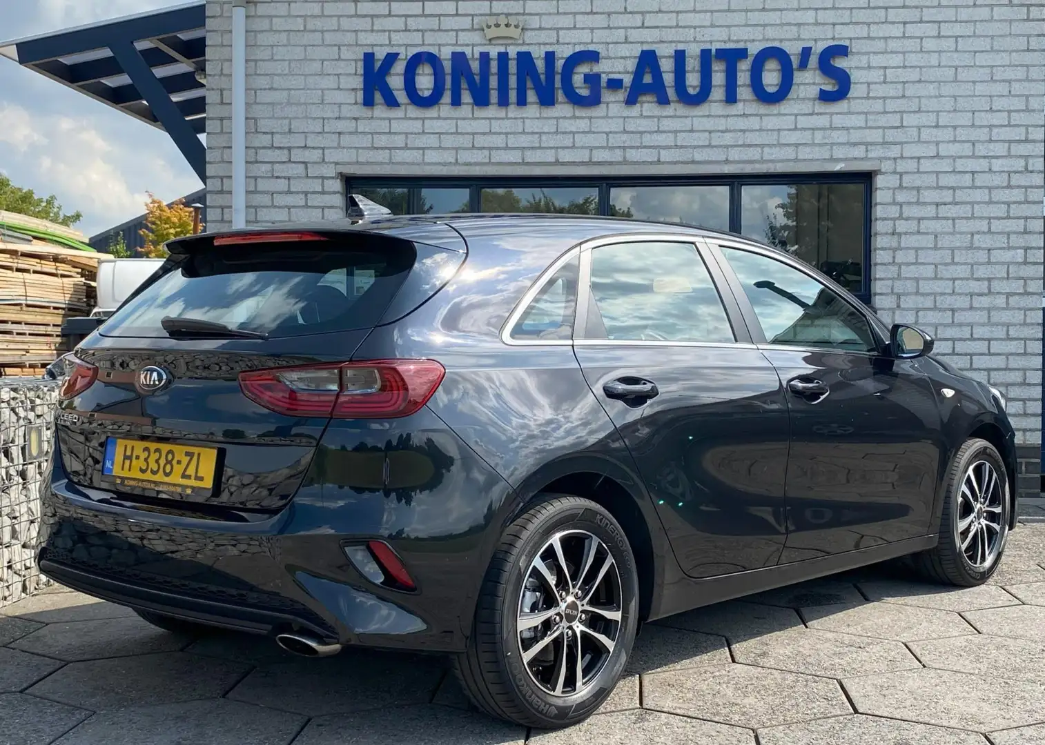 Kia Ceed / cee'd 1.4 Turbo DynamicLine 140PK/ Clima/ Carplay/ Cruis Zwart - 2