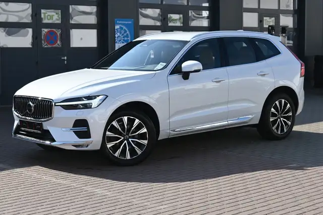 Volvo XC60 view 2