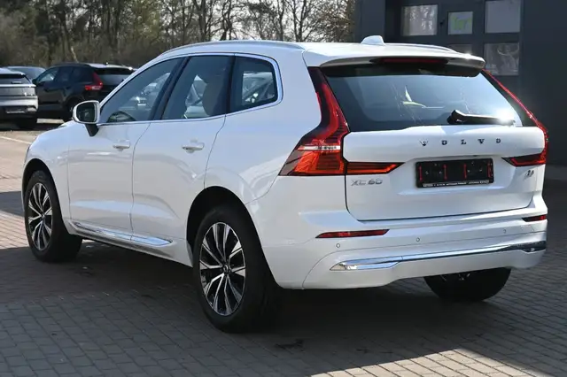 Volvo XC60 view 5