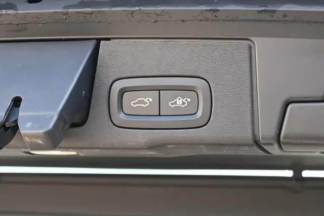 Volvo XC60 view 9