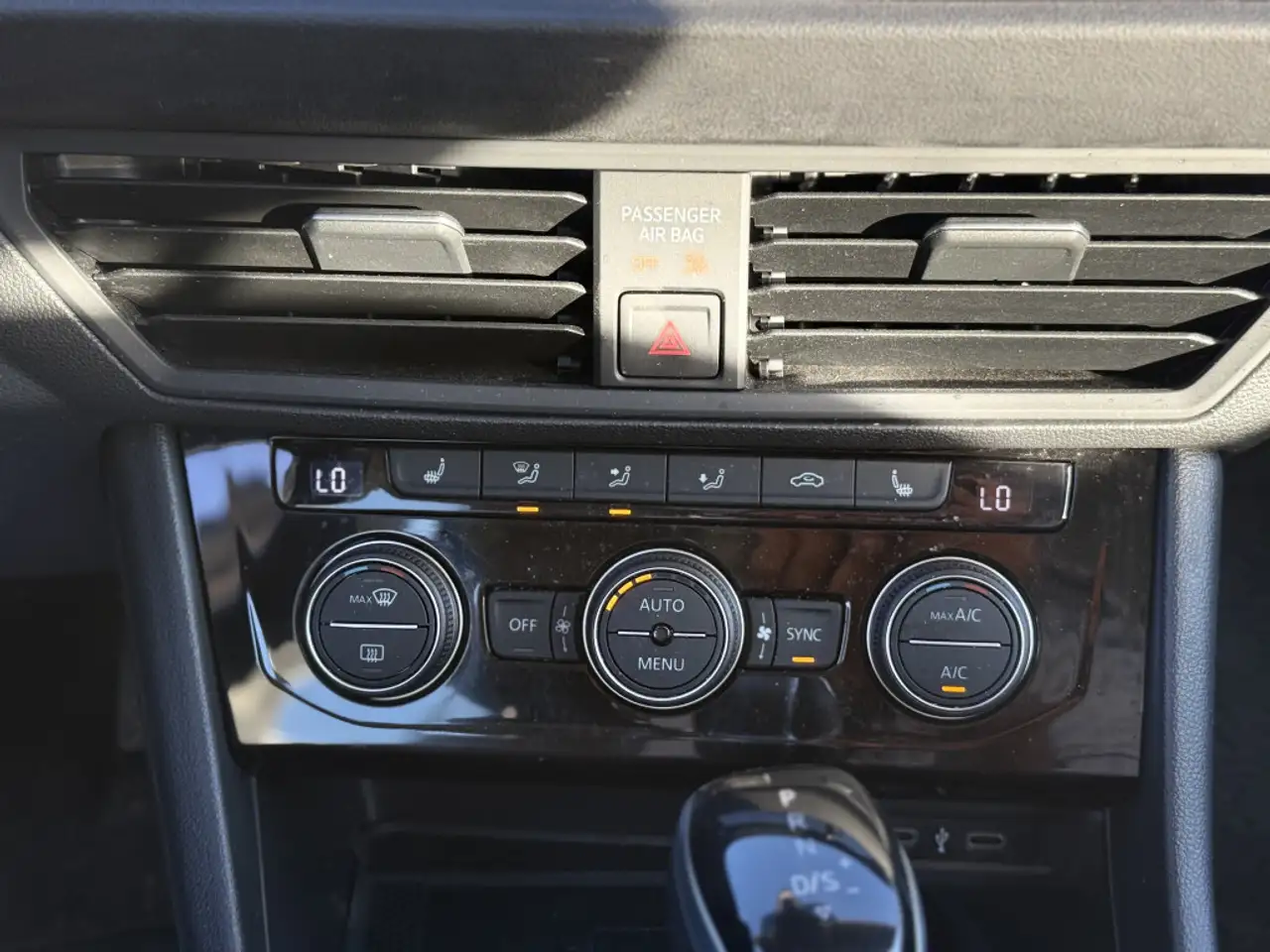 Volkswagen Jetta снимка Volkswagen Jetta