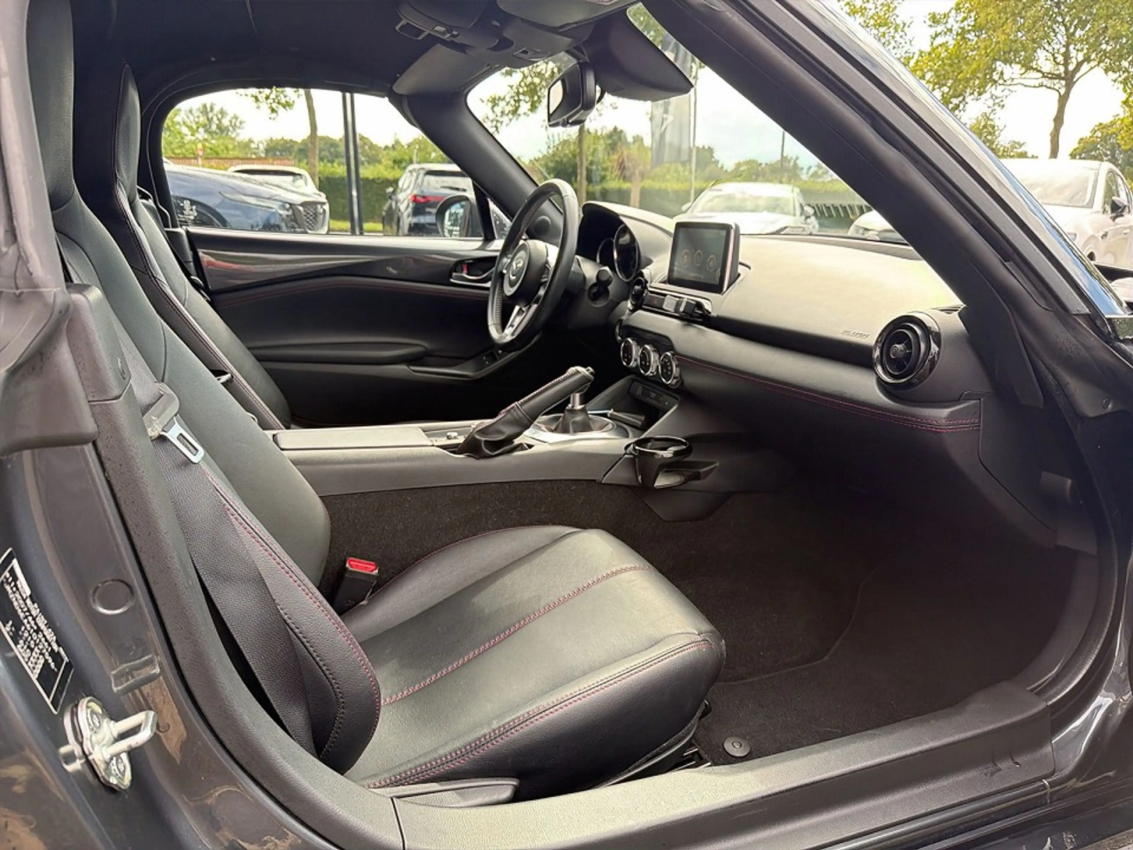 Mazda MX-5 SKYACTIV-G 131 *LED*Leder*Tempomat* — photo 7