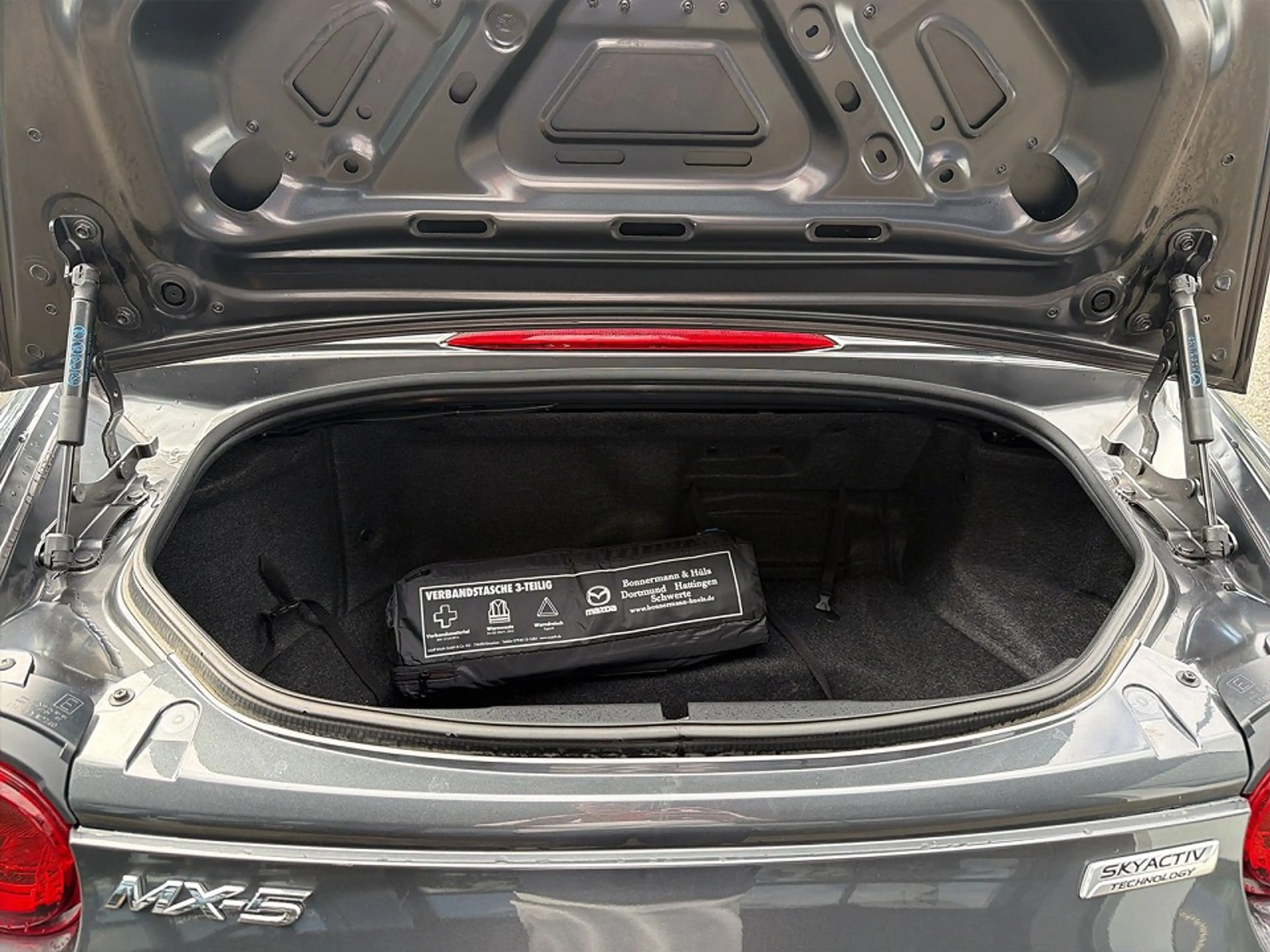 Mazda MX-5 SKYACTIV-G 131 *LED*Leder*Tempomat* — photo 9