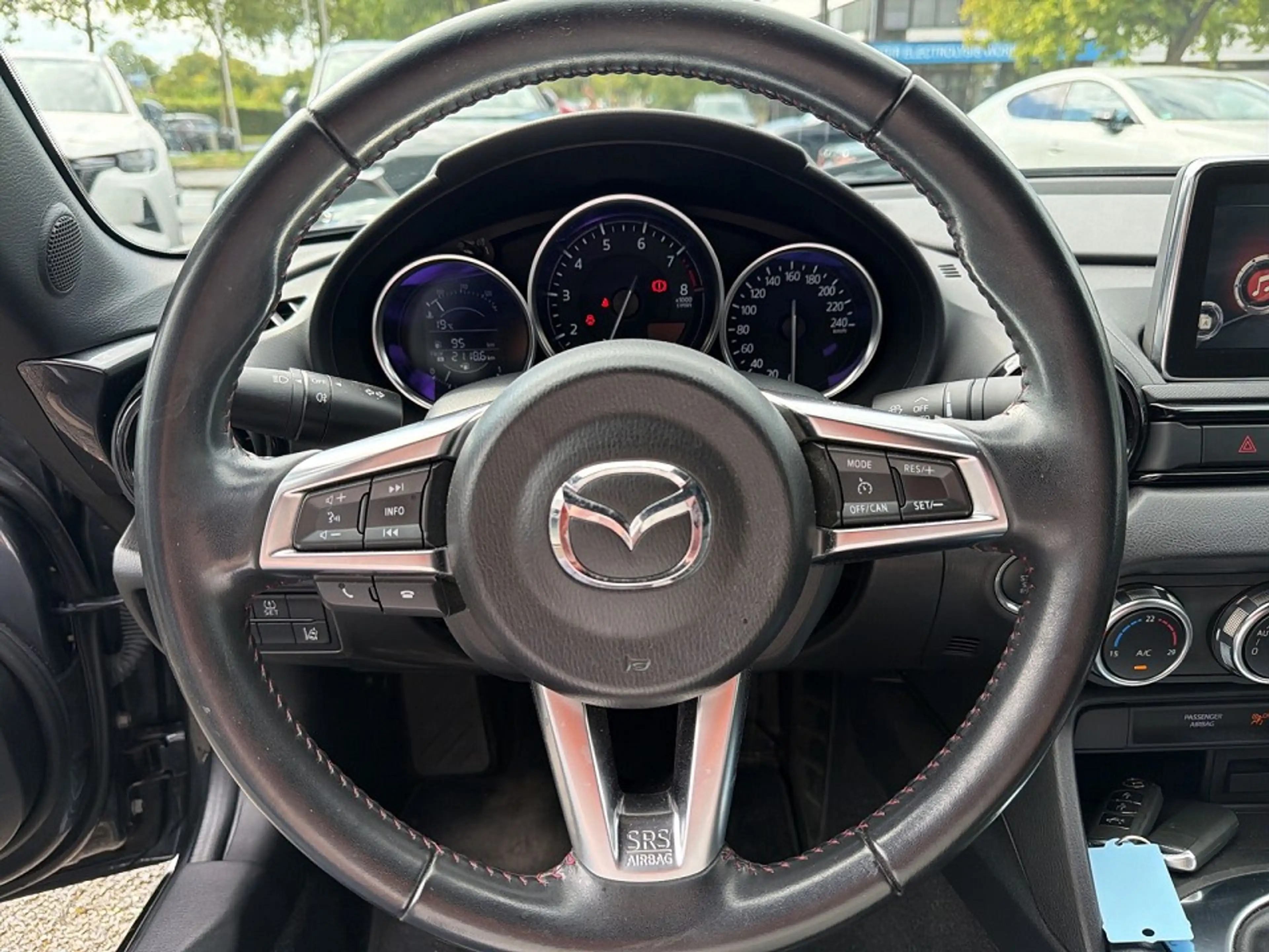 Mazda MX-5 SKYACTIV-G 131 *LED*Leder*Tempomat* — photo 14