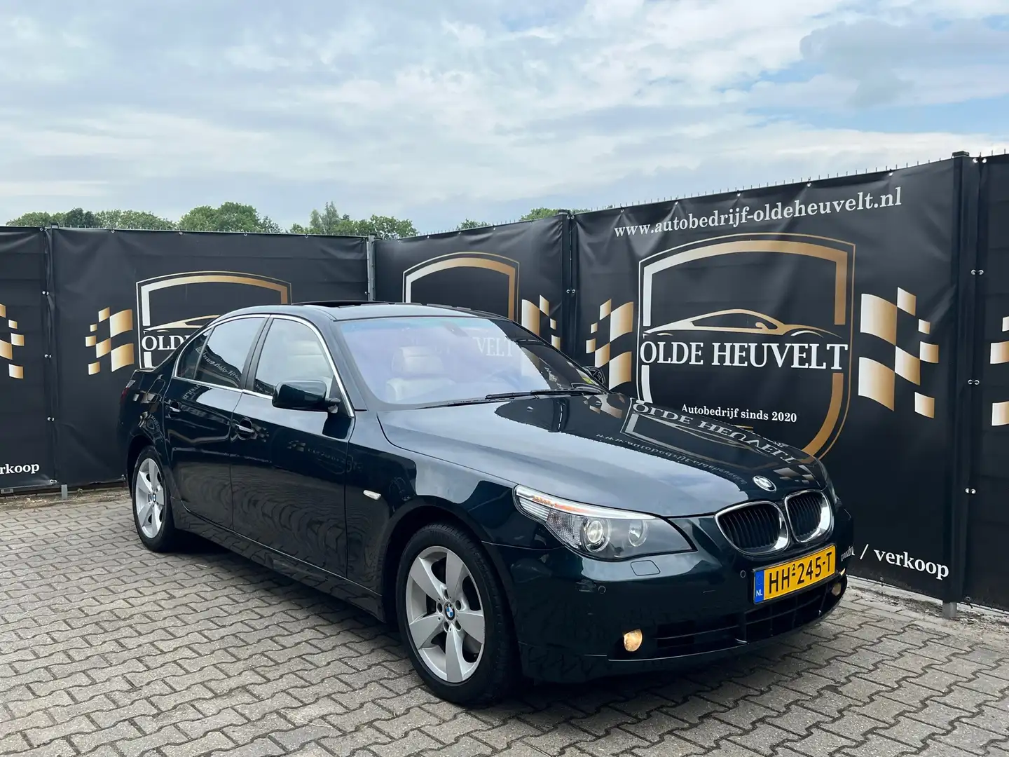 BMW 530 5-serie 530xi Individual 1E eigenaar! Green - 1