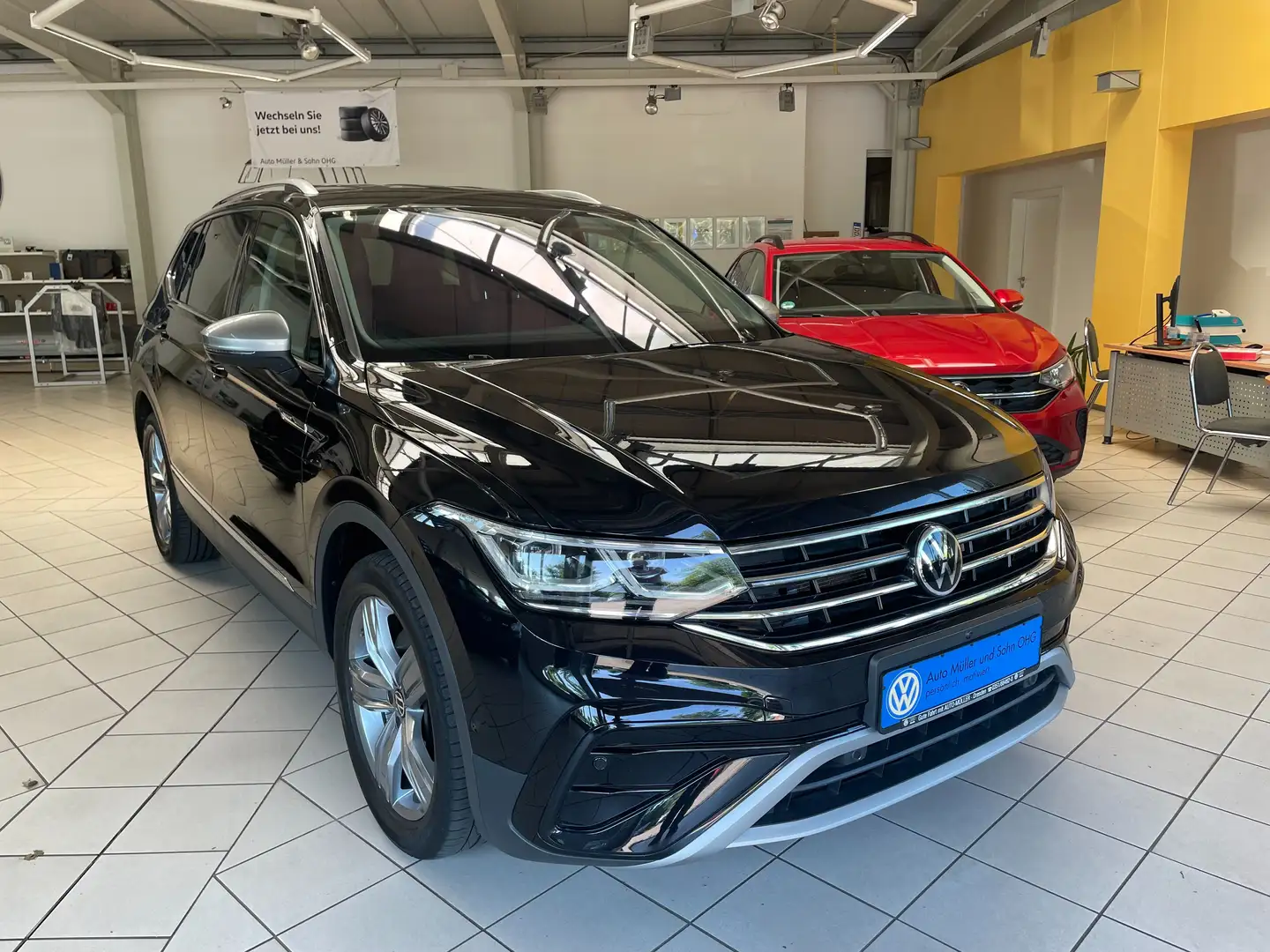 Volkswagen Tiguan Allspace Elegance 4Motion*Leder*AhZV*Navi*Area View* Schwarz - 1